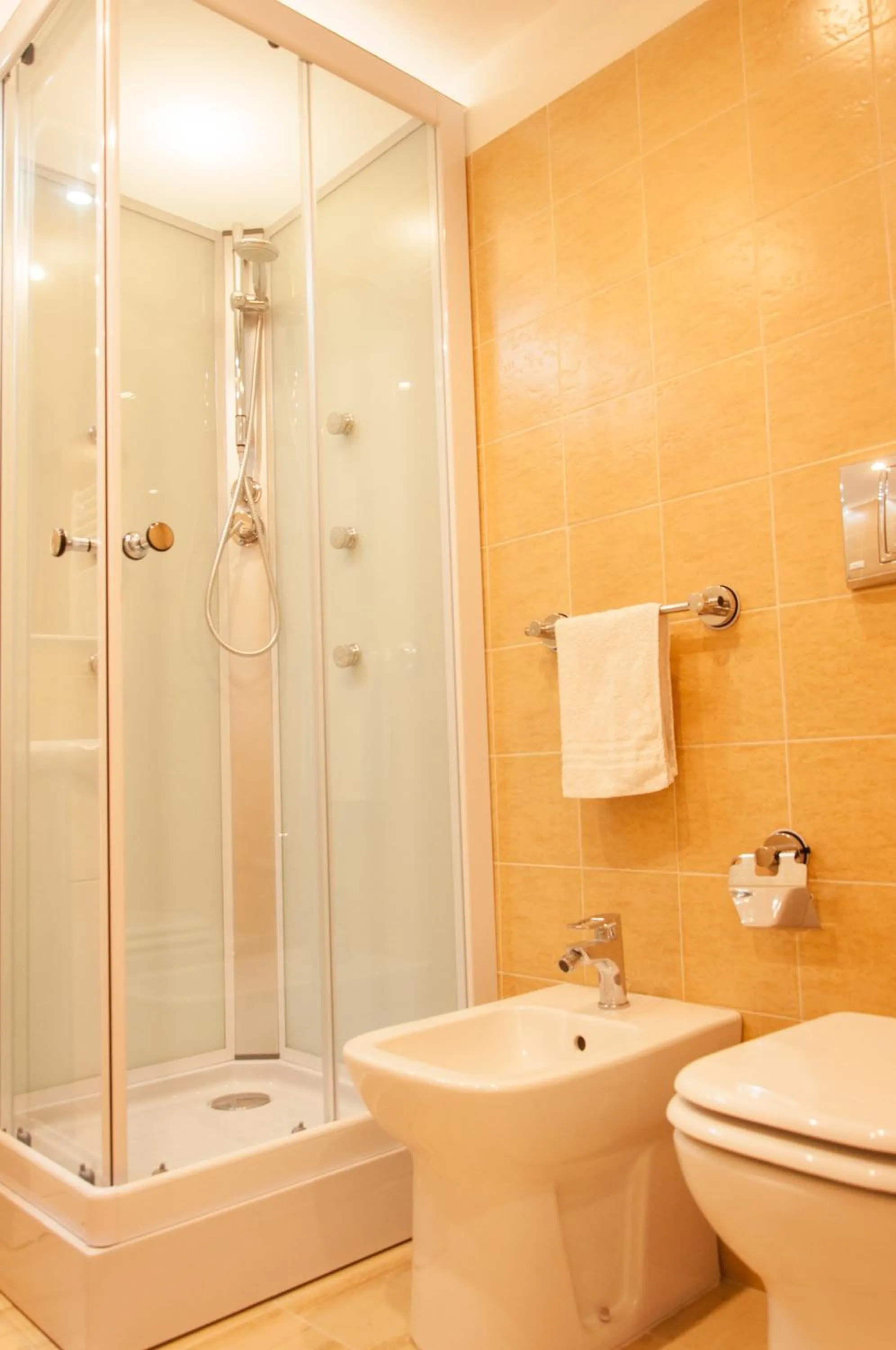 Shower in Palazzo Paladini Rooms Lecce