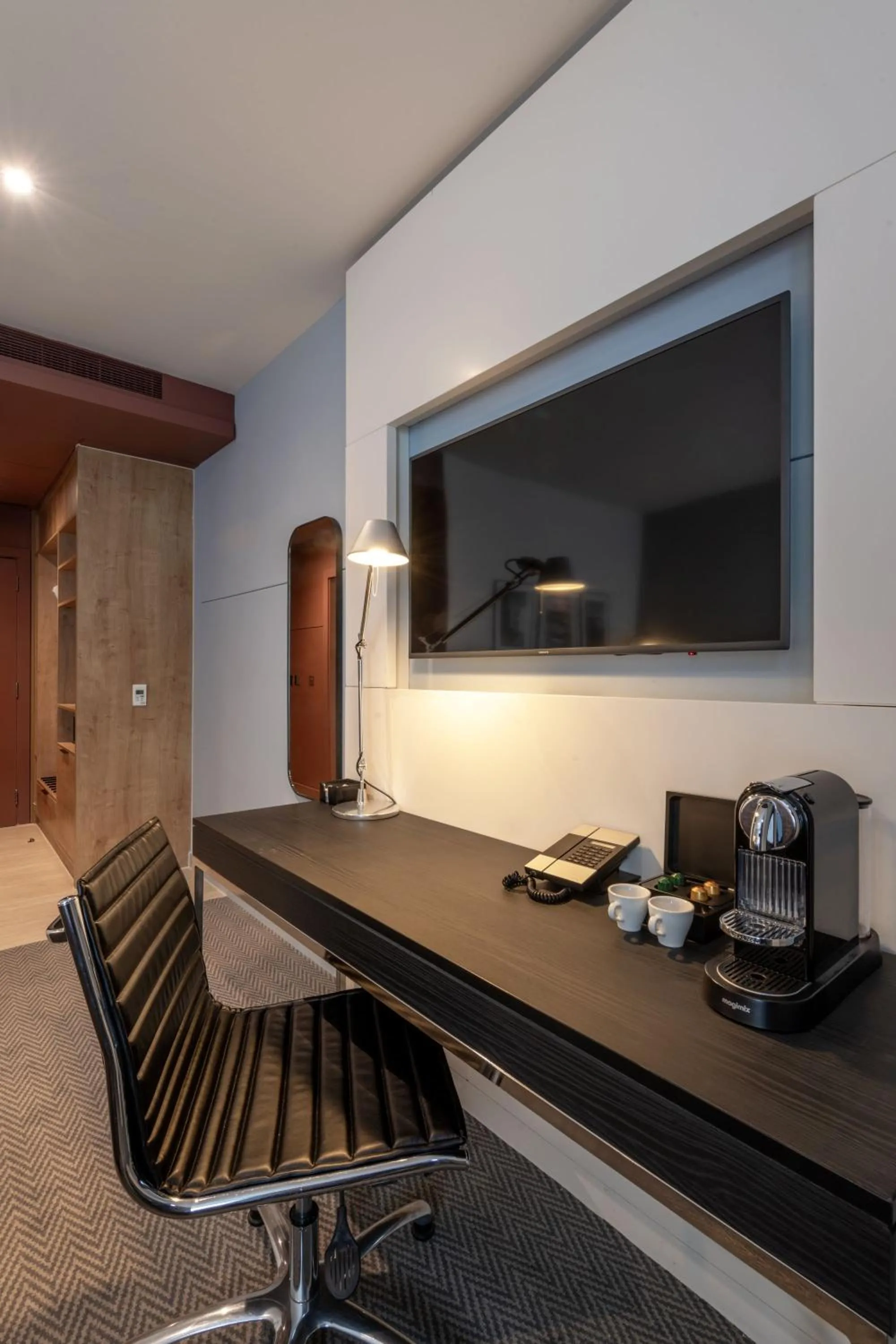 TV and multimedia in Apex City of Edinburgh Hotel