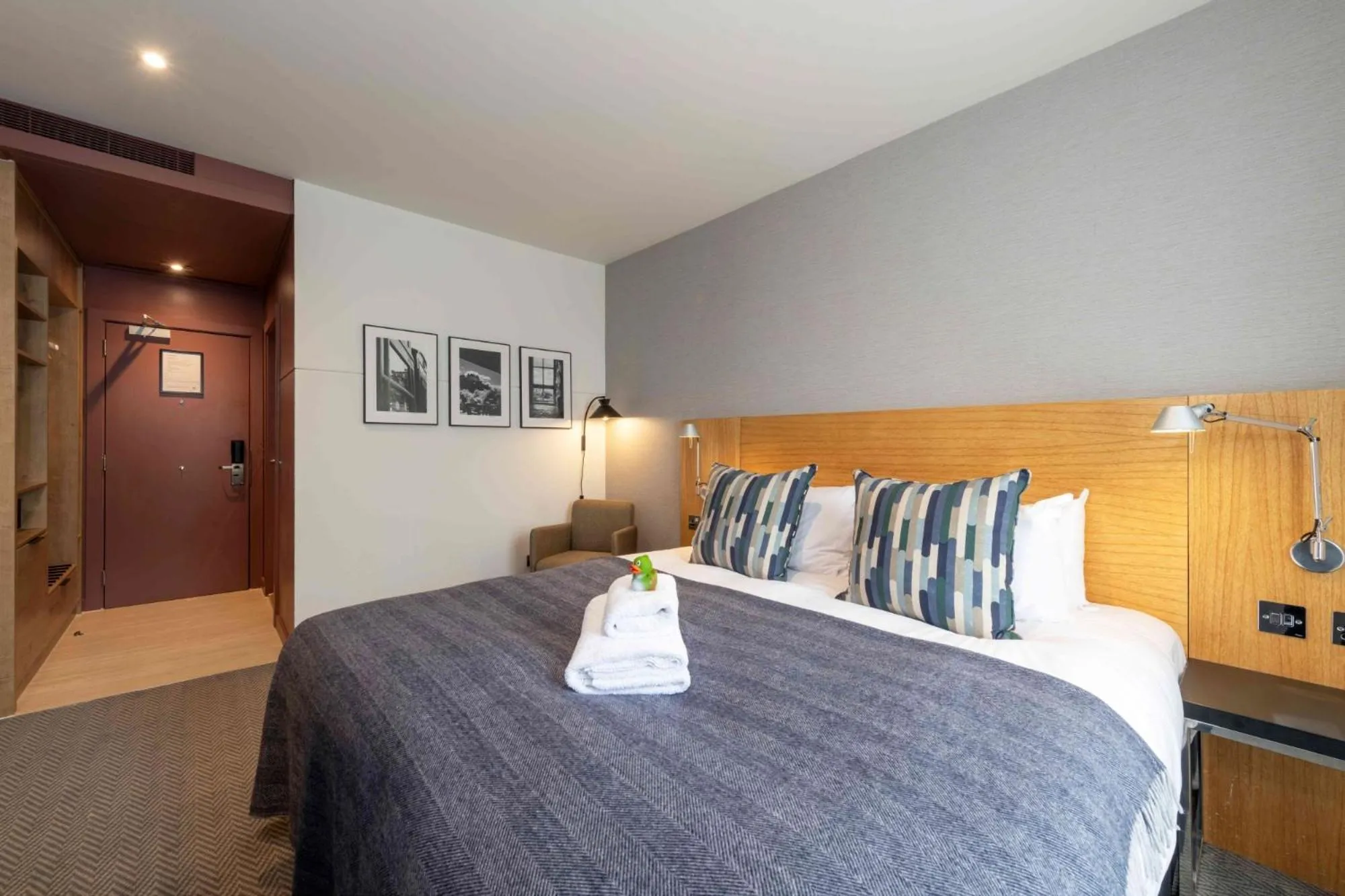 Bed in Apex City of Edinburgh Hotel