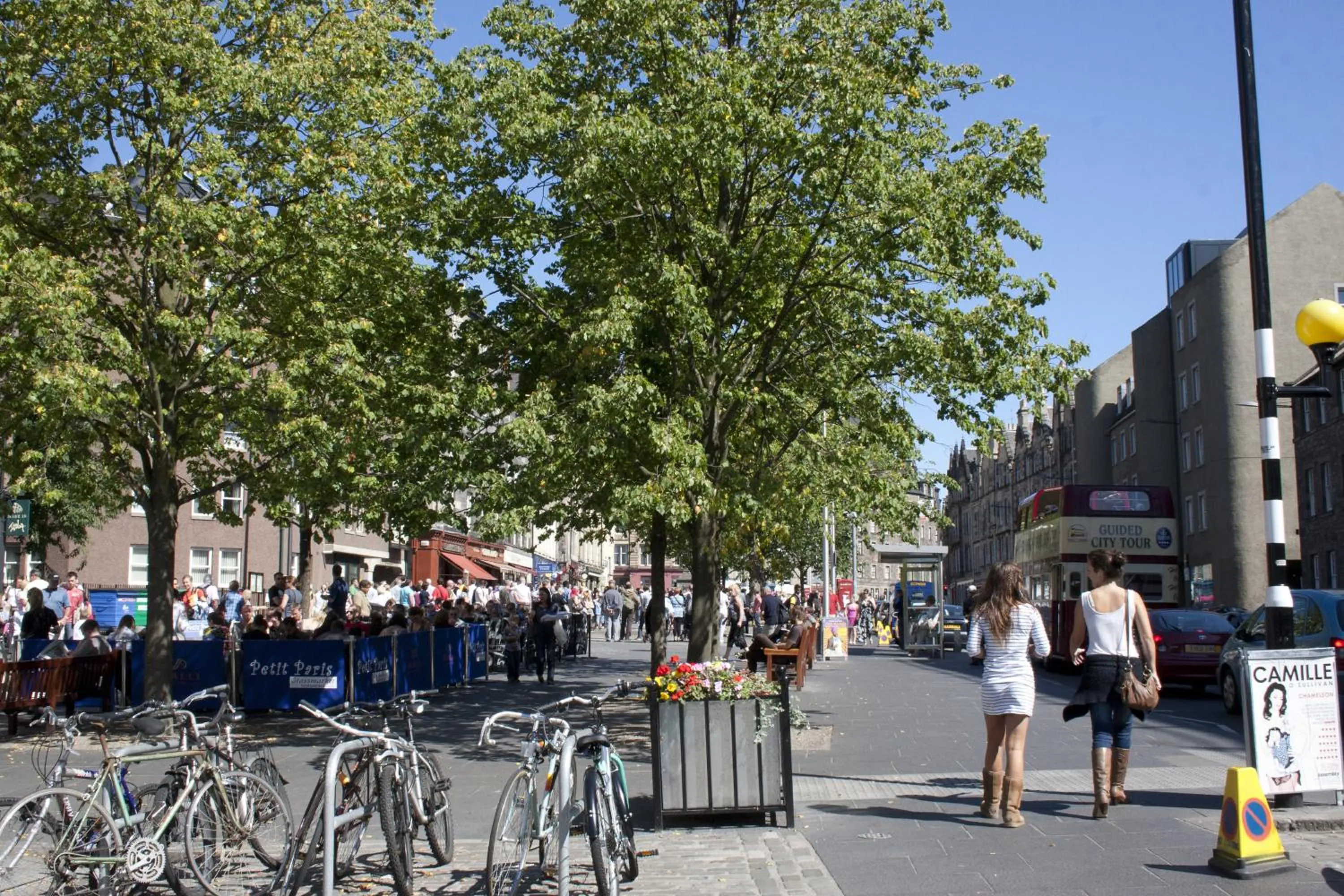 Neighbourhood in Apex City of Edinburgh Hotel