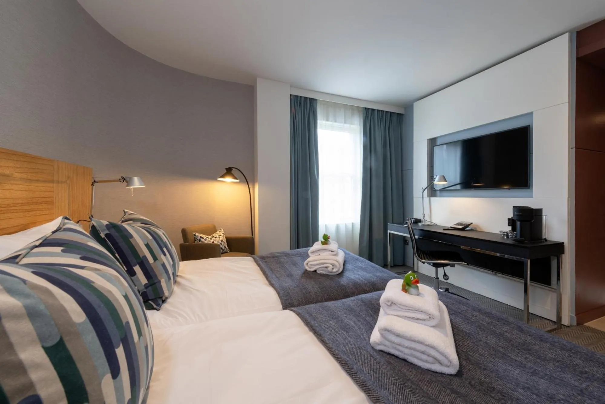 Bed in Apex City of Edinburgh Hotel