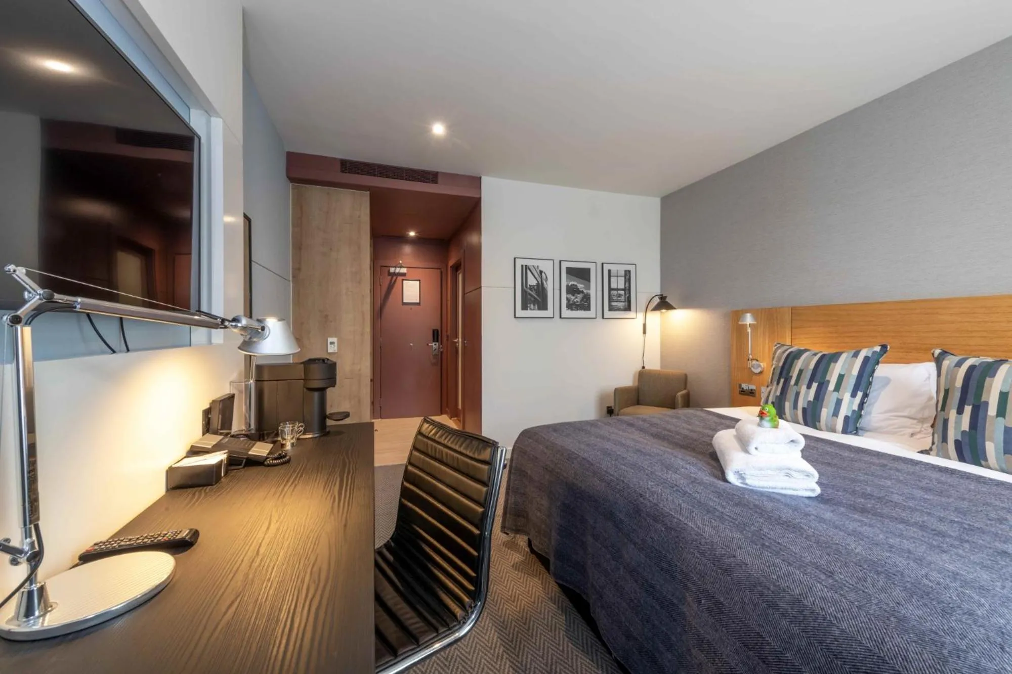 Bed in Apex City of Edinburgh Hotel