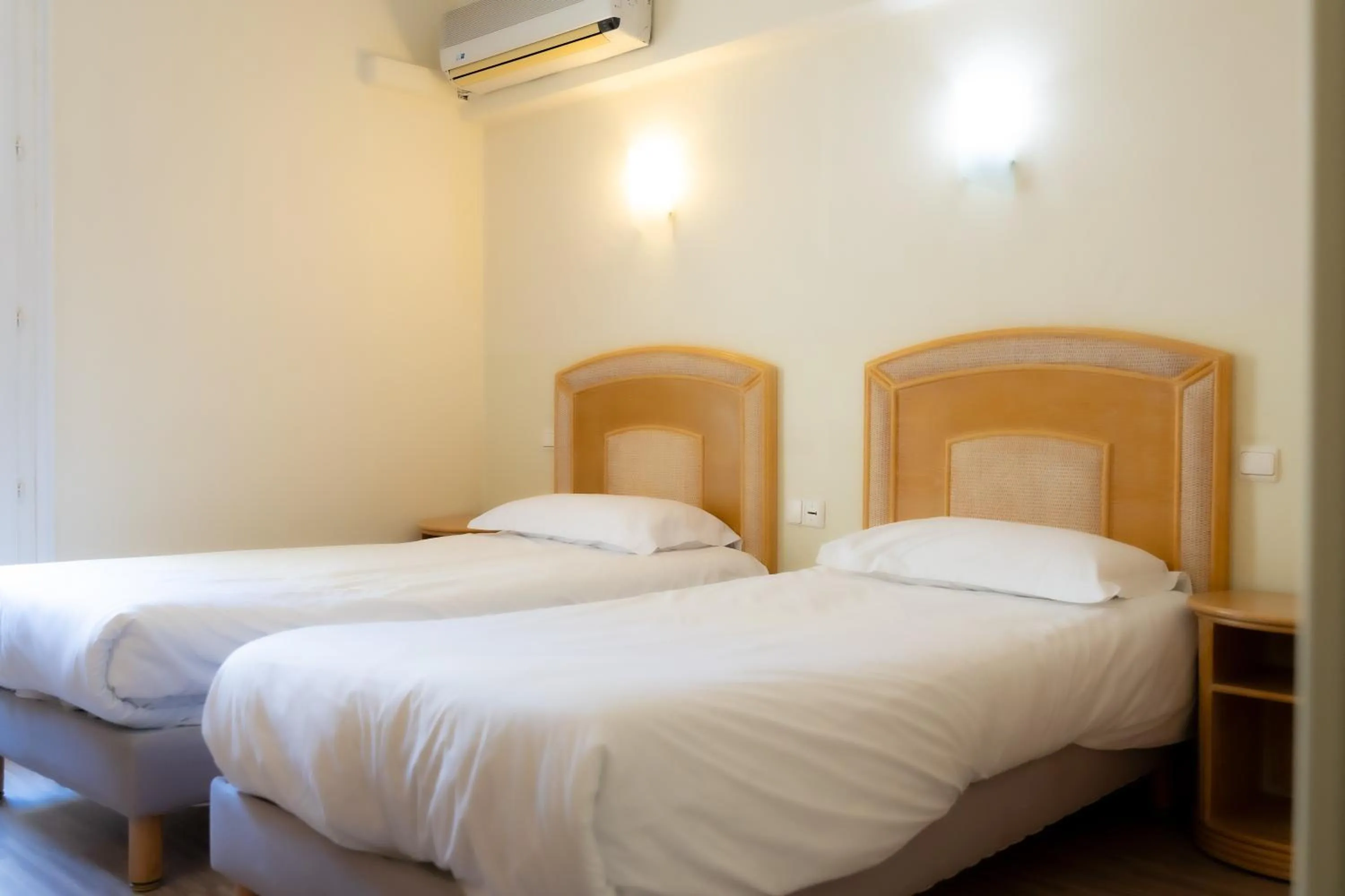 Bed in Résidence Maricel