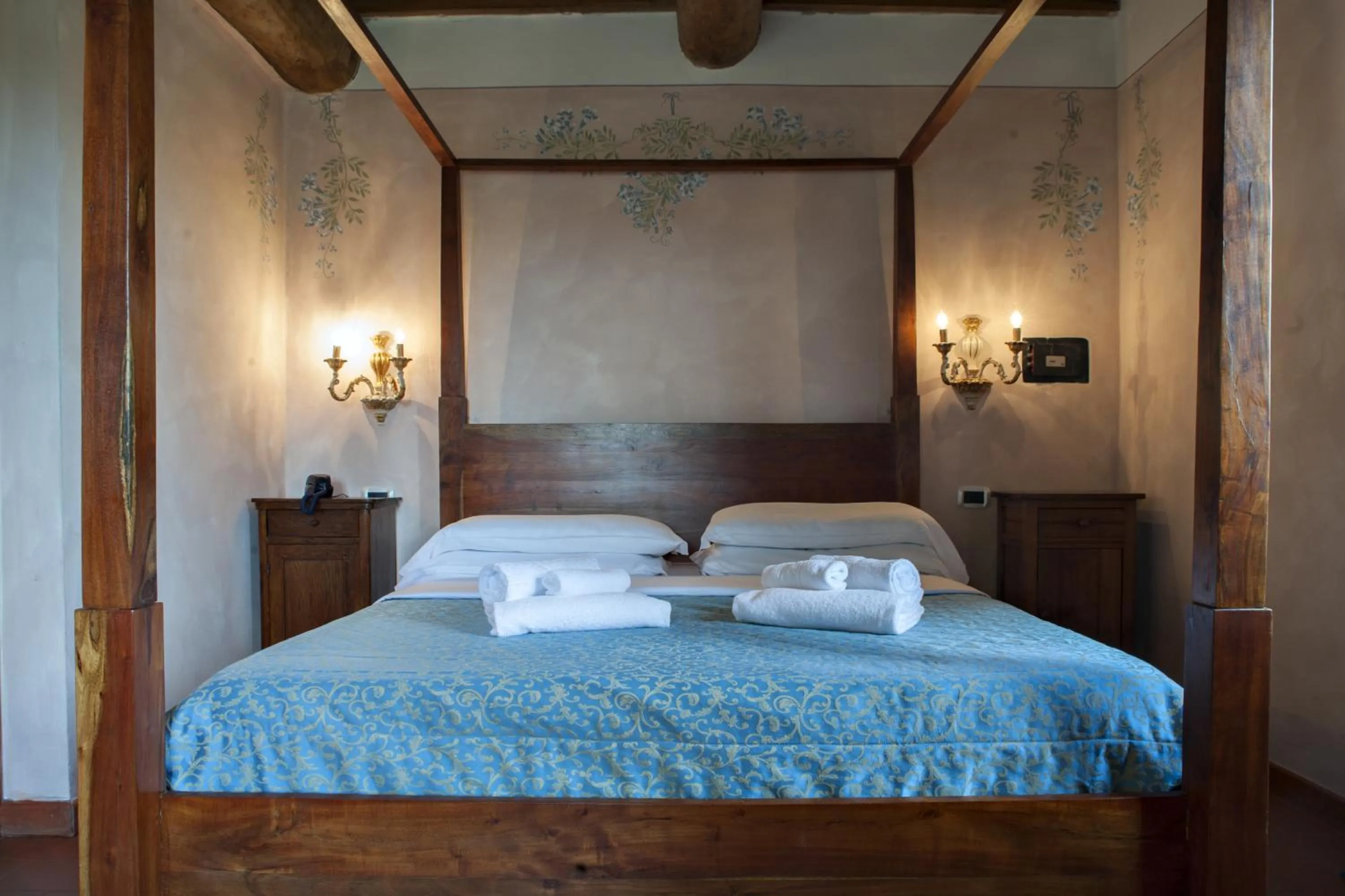 Decorative detail, Bed in Relais Ciavatta Country Hotel