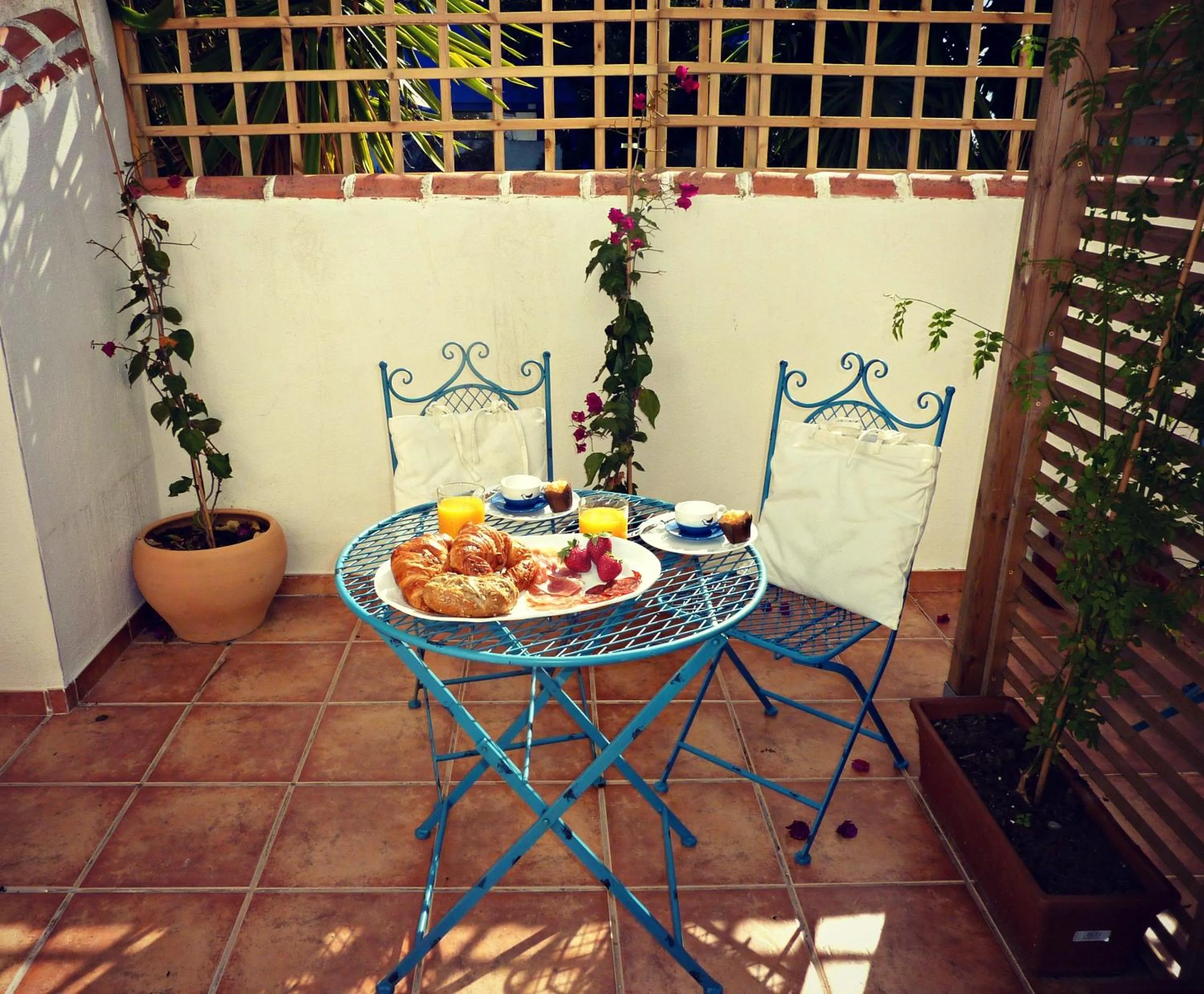 Patio in Villa Breeze Boutique Guest Rooms, Marbella