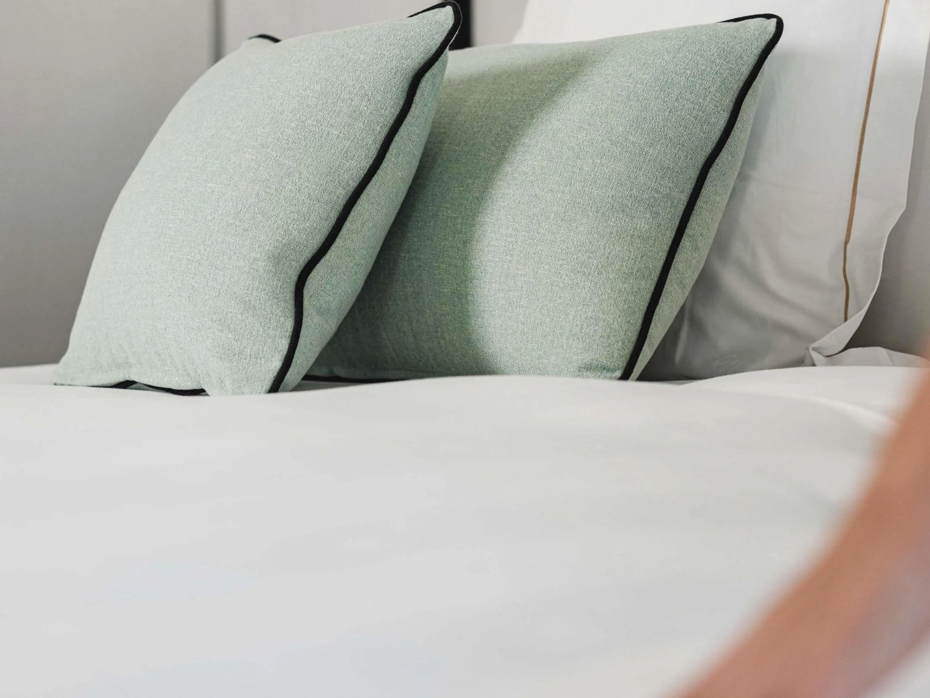 Bedroom, Bed in Mondrian Cannes