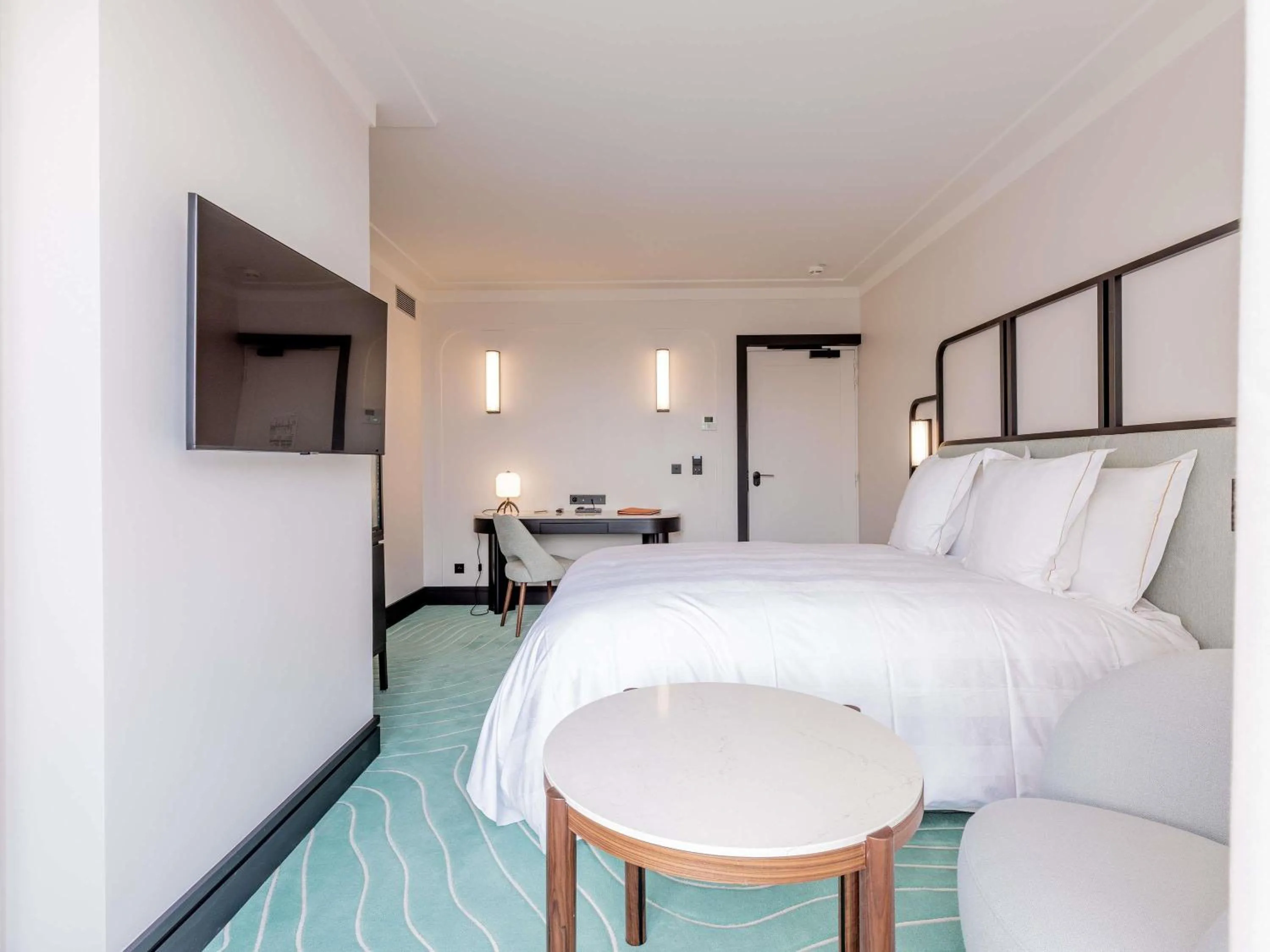 Bedroom, Bed in Mondrian Cannes