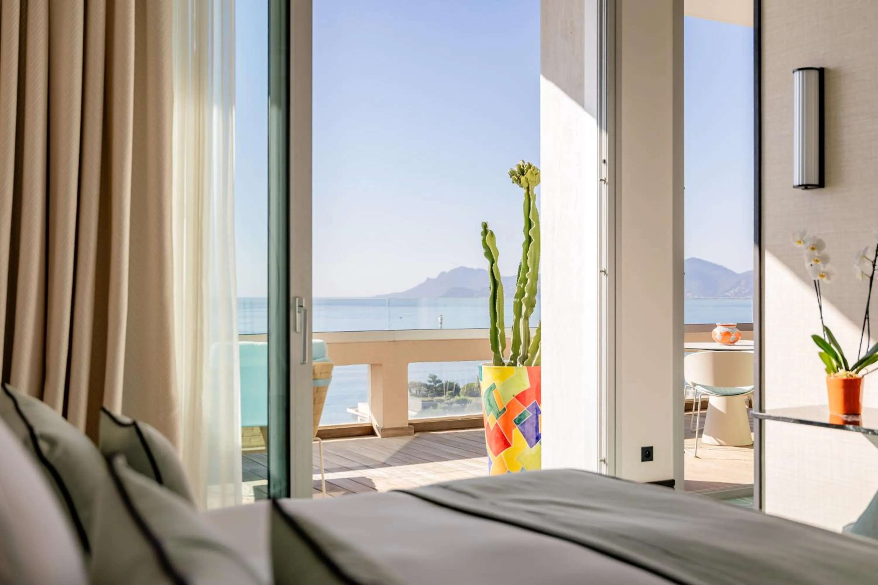 Balcony/Terrace, Bed in Mondrian Cannes