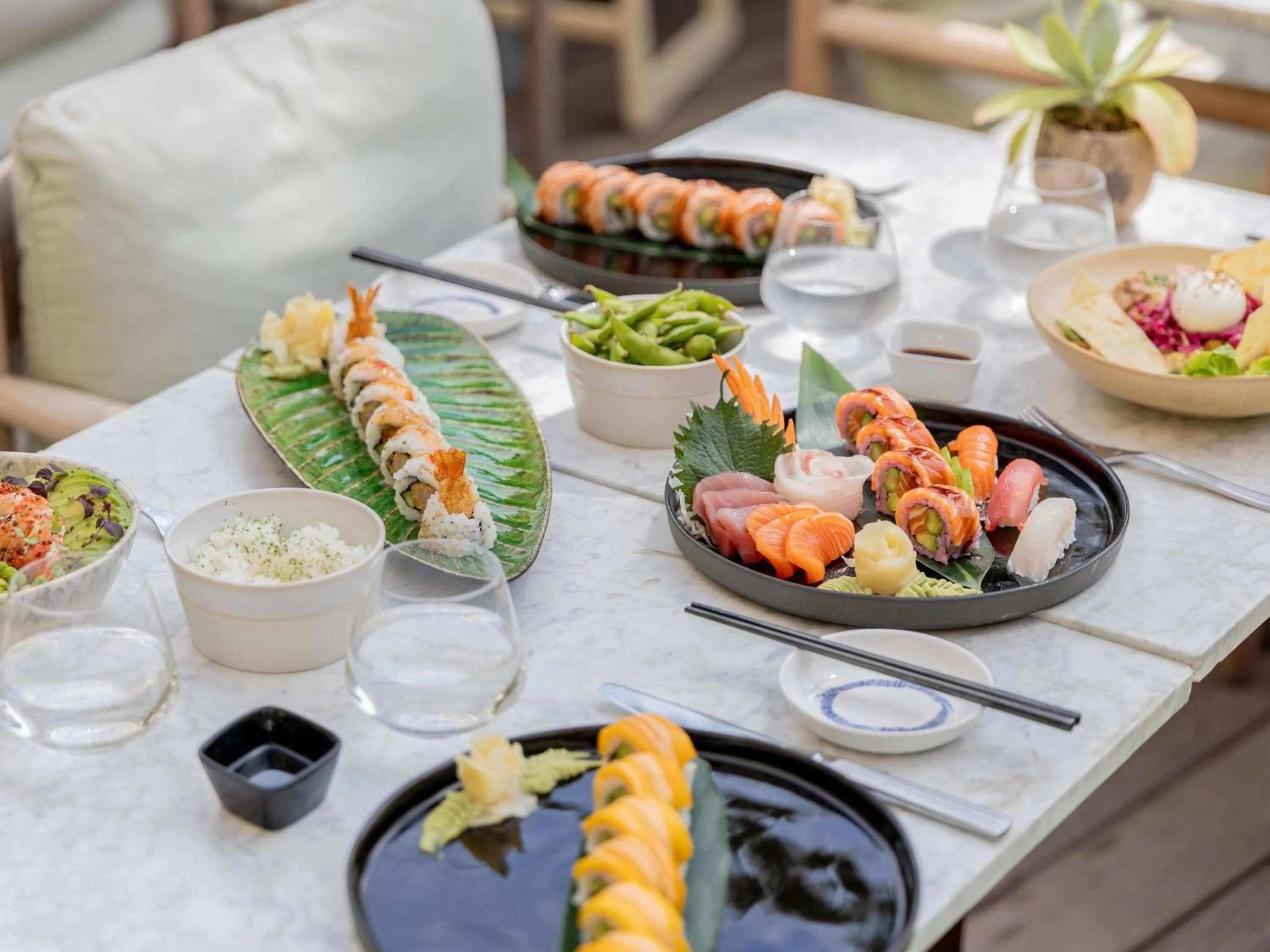 Restaurant/places to eat in Mondrian Cannes