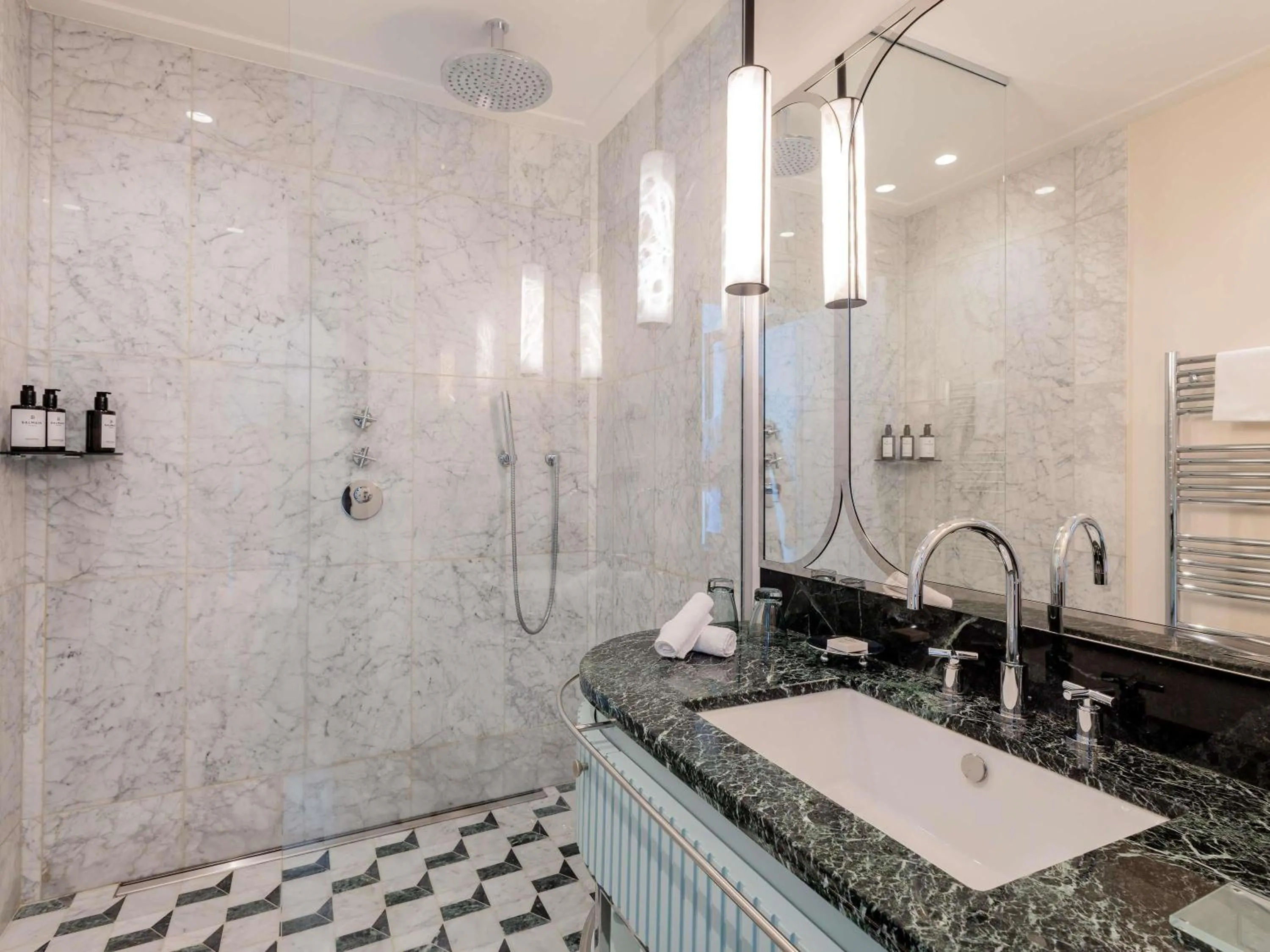 Bedroom in Mondrian Cannes