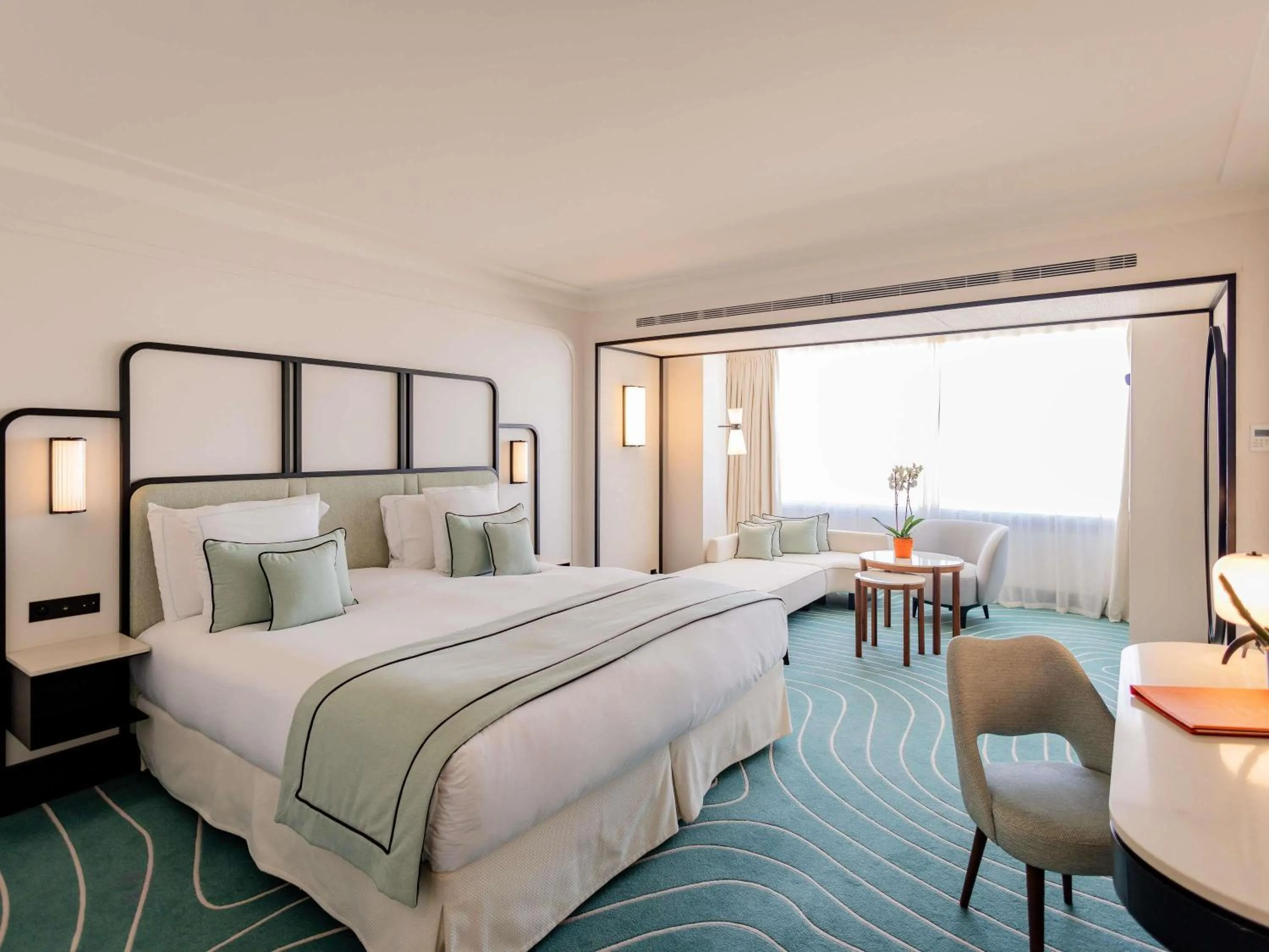 Bedroom, Bed in Mondrian Cannes