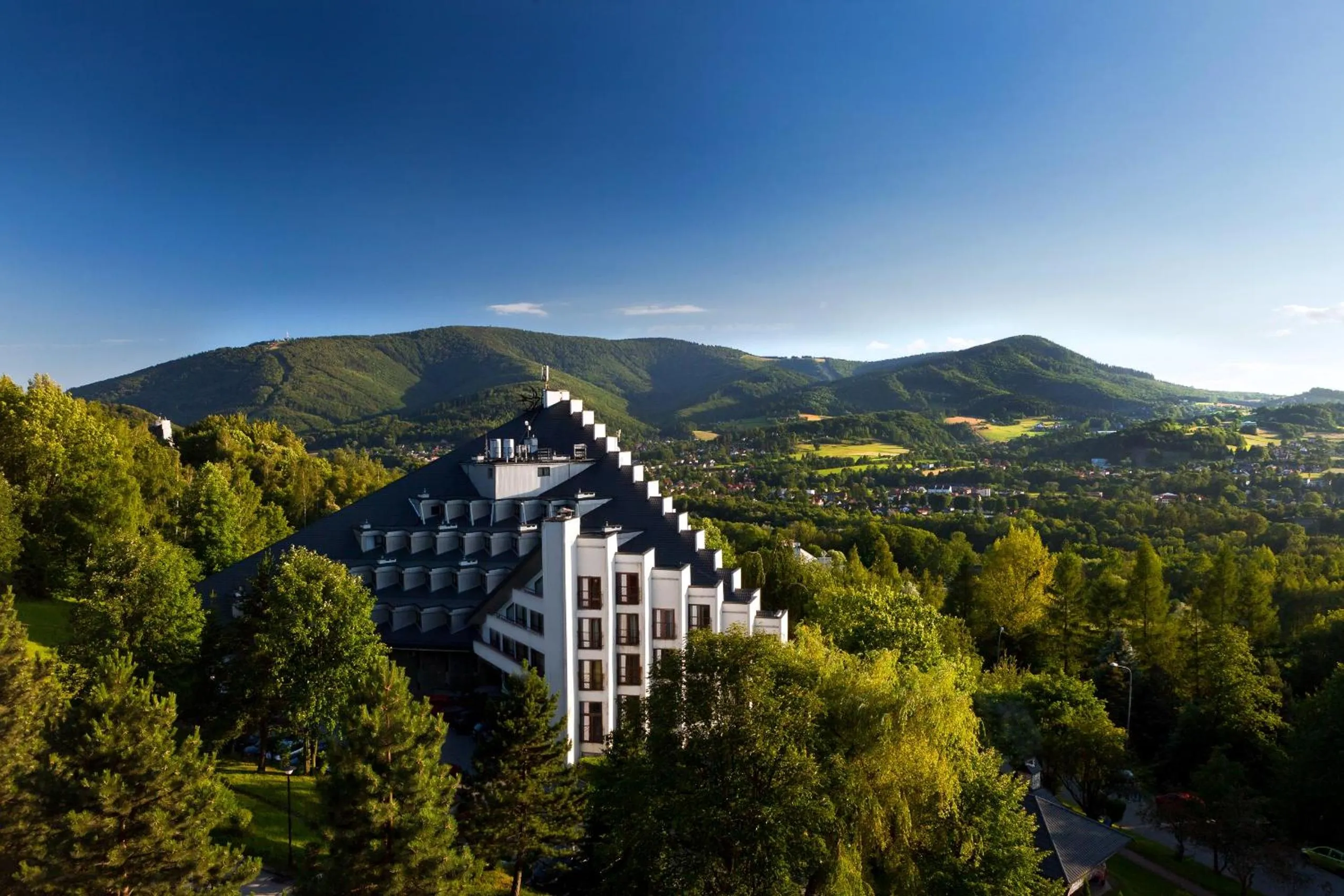 Property building in Hotel Jaskółka