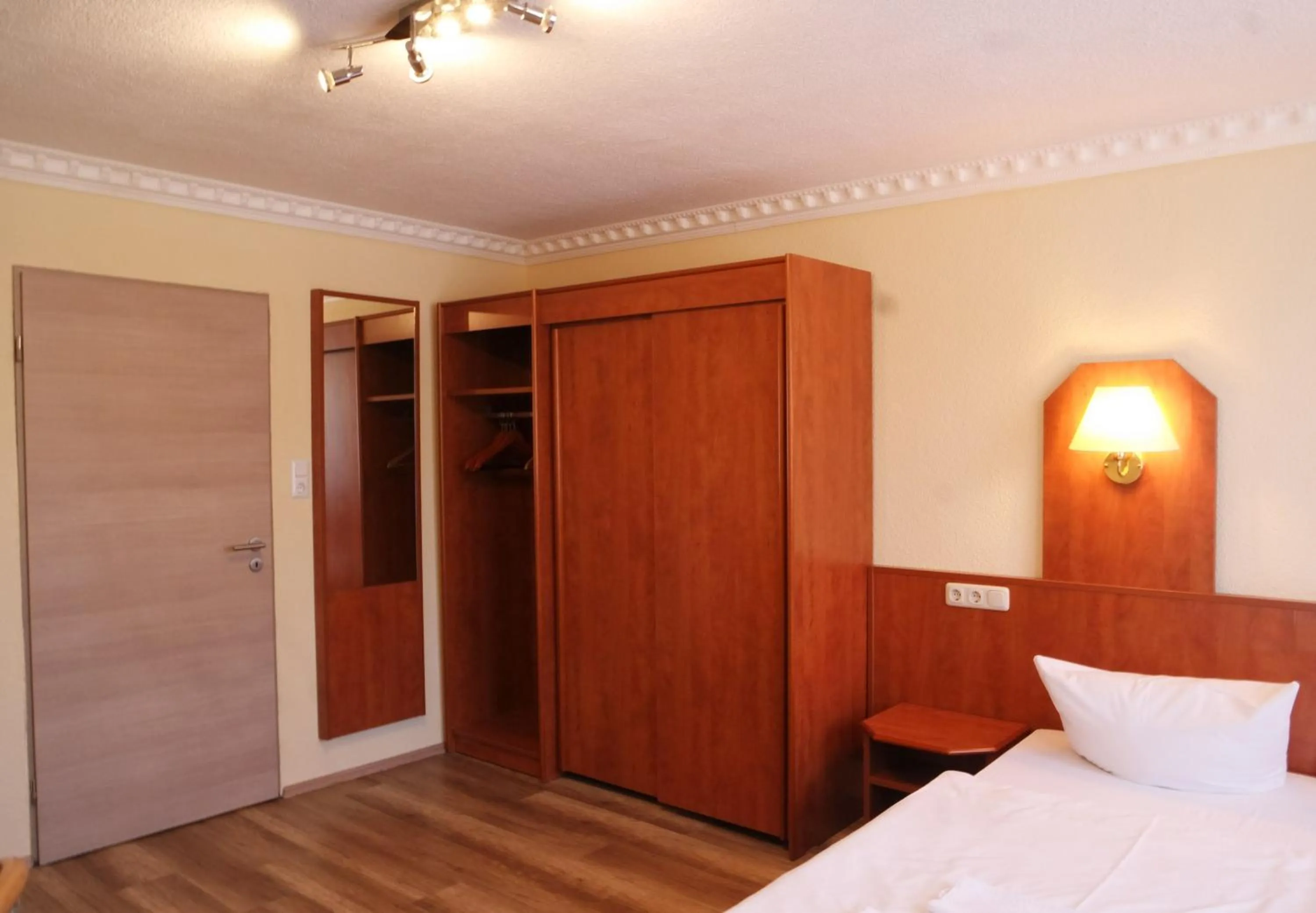 Decorative detail, Bed in Gaststätte Schwenksaal