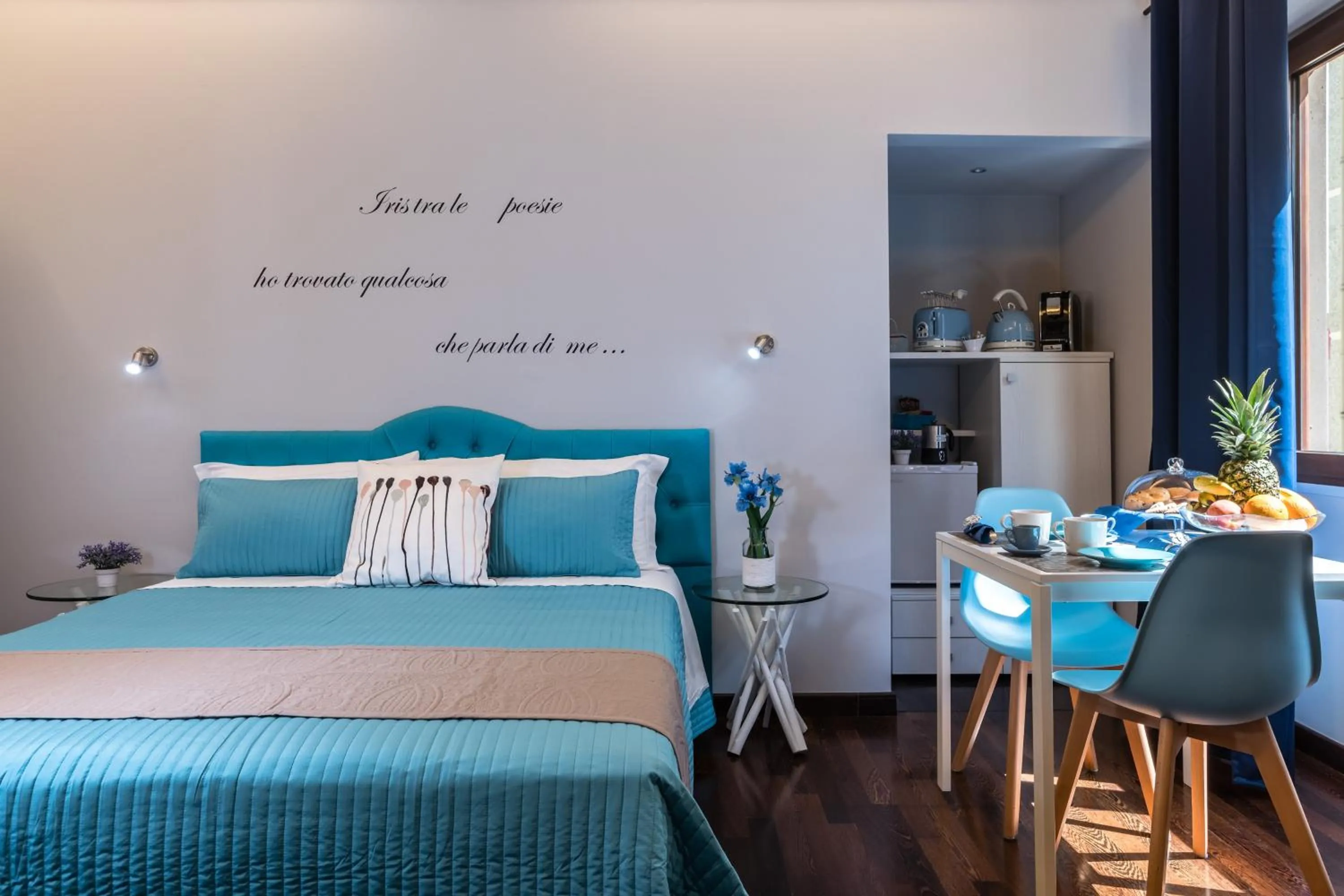 Photo of the whole room, Bed in Fior di Loto Sweetness