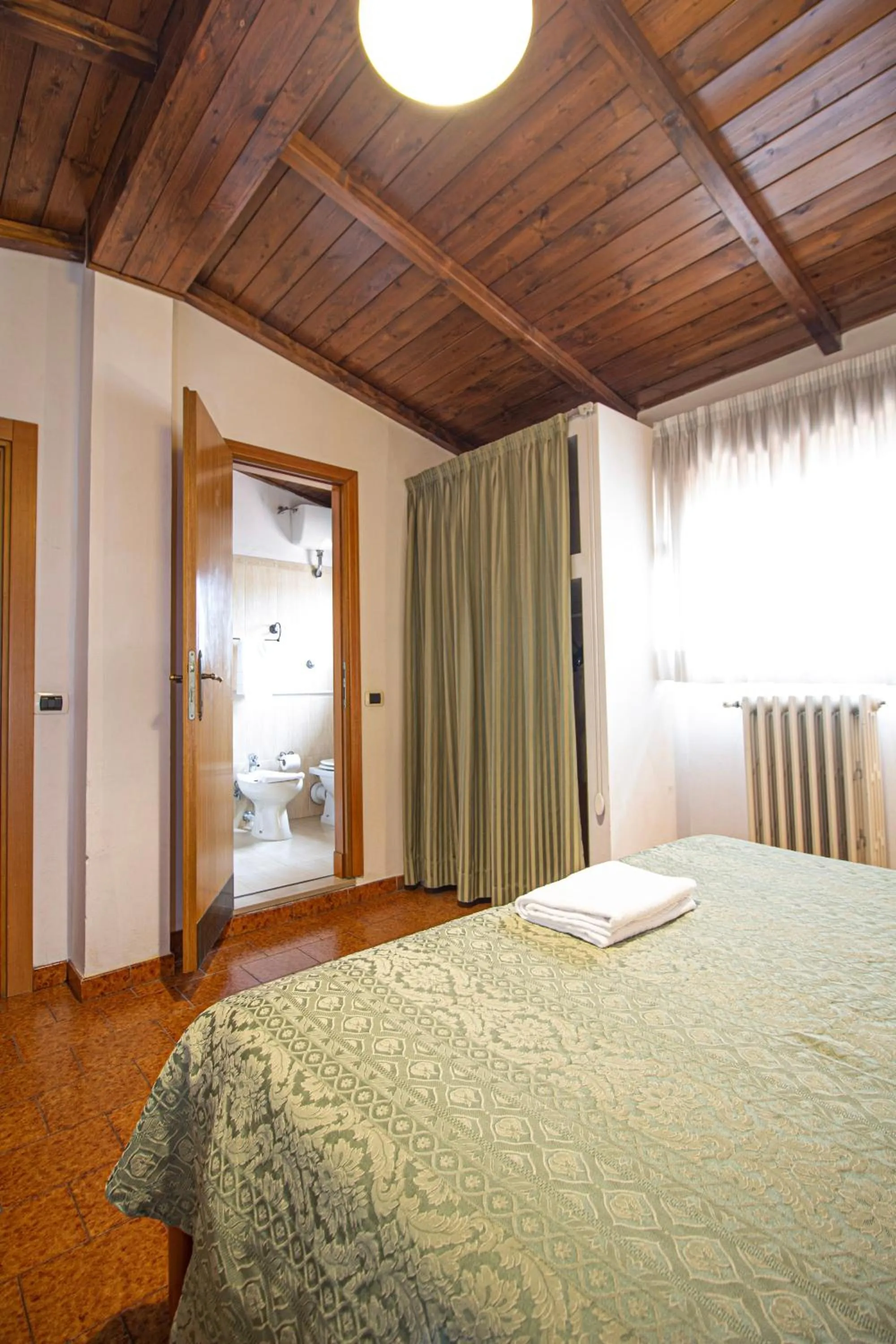 Photo of the whole room, Bed in Hotel PRime