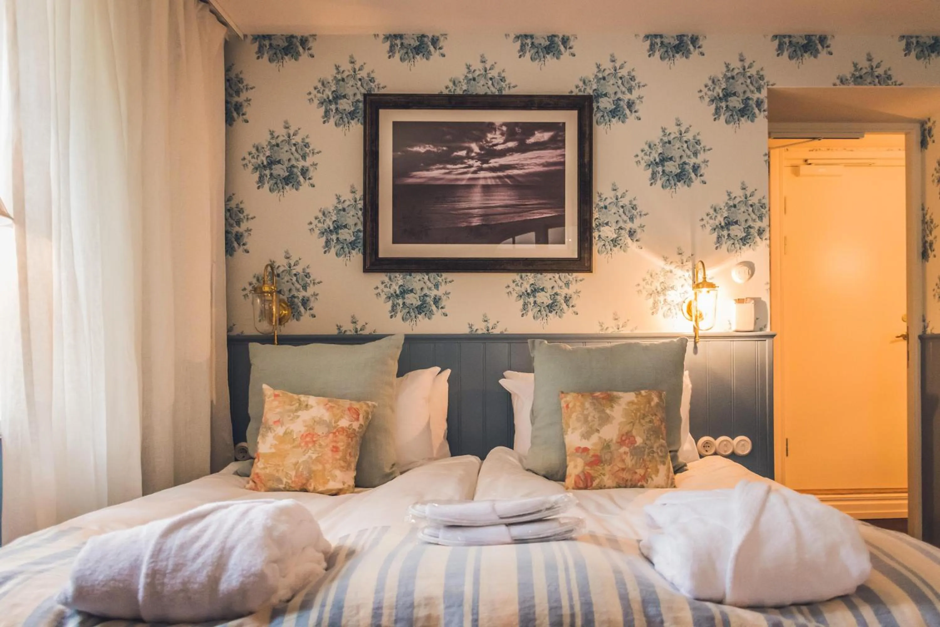 Photo of the whole room, Bed in Villa Strandvägen