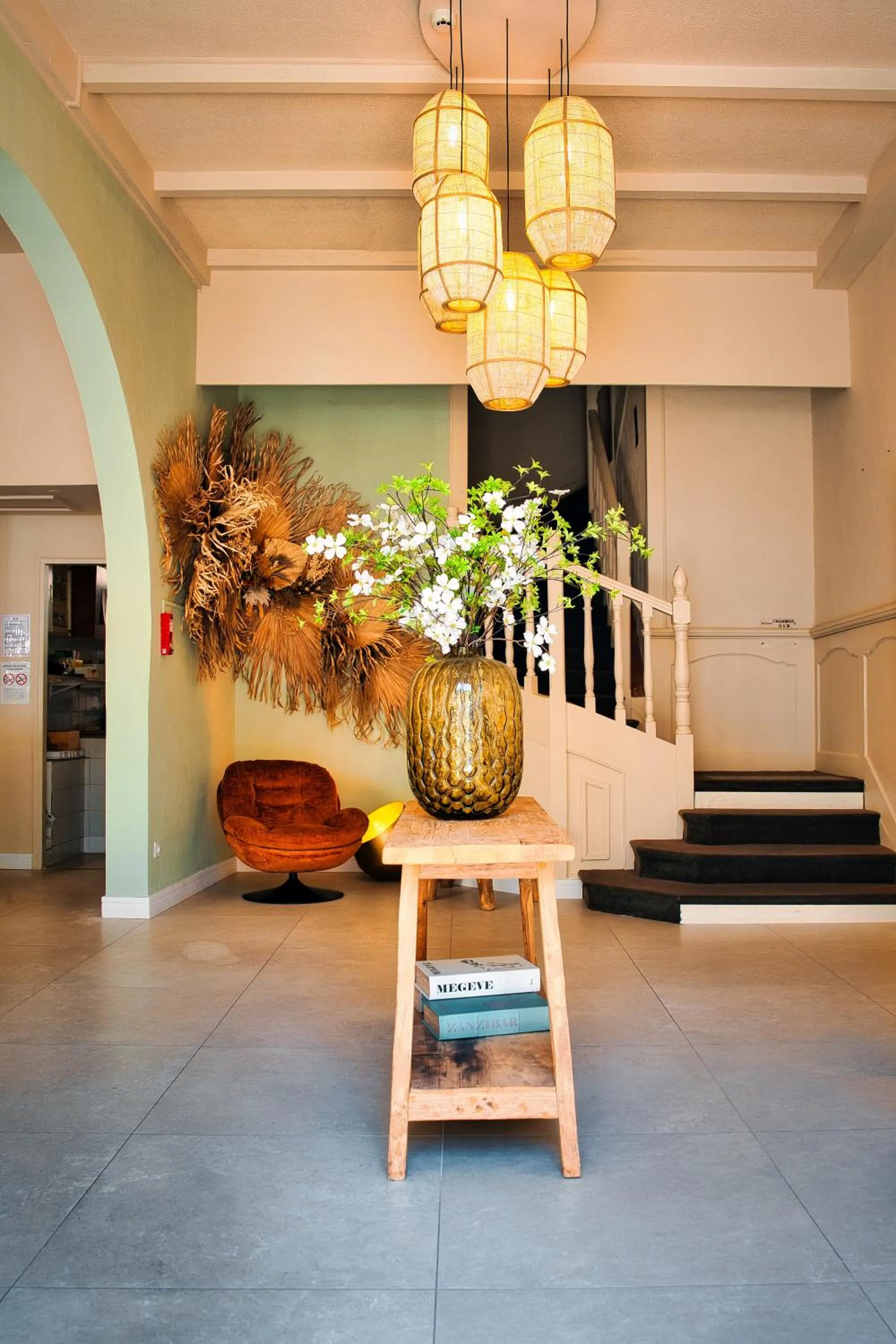 Seating area in Hotel Les Palmiers