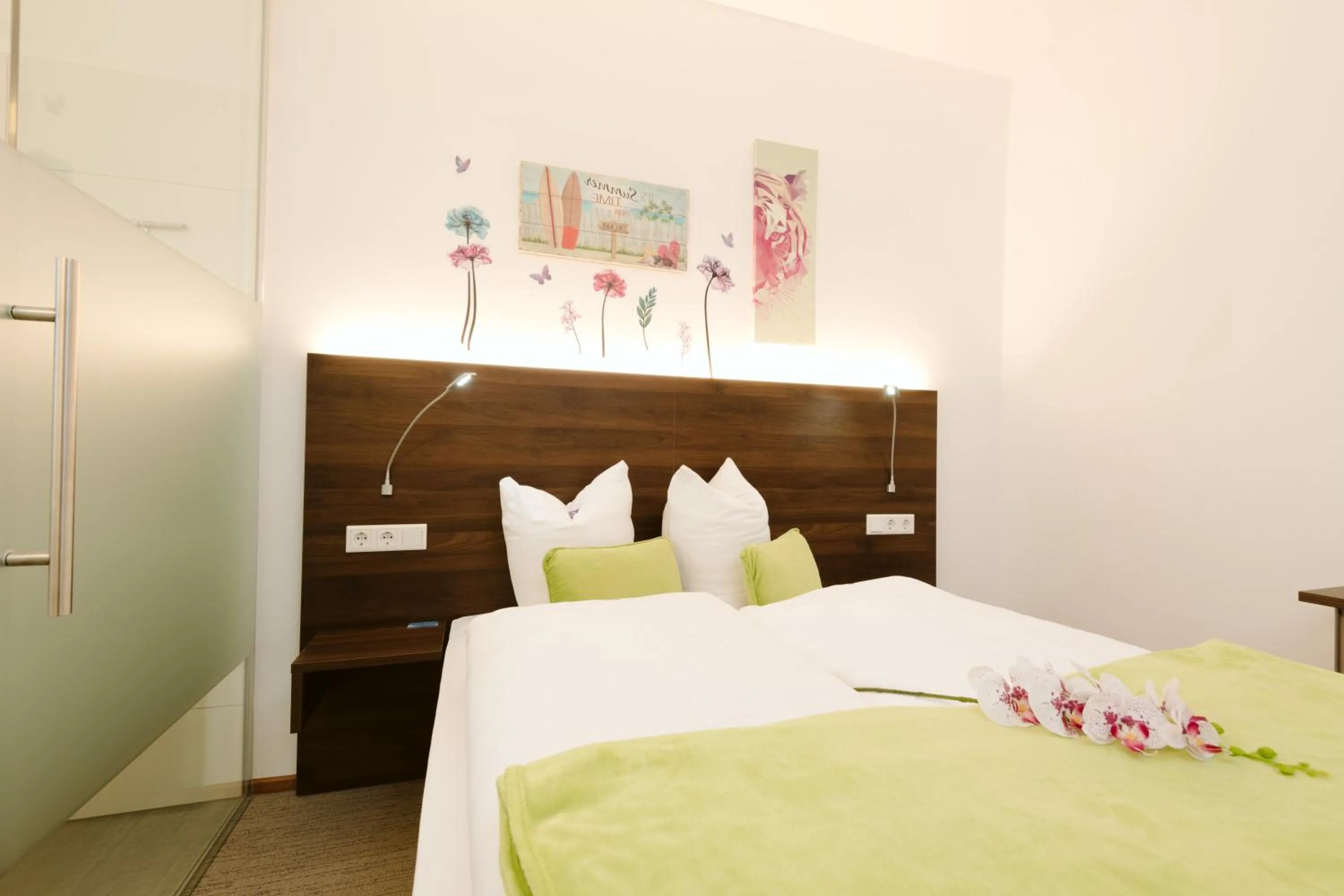 Photo of the whole room, Bed in Velden24 - create your own stay