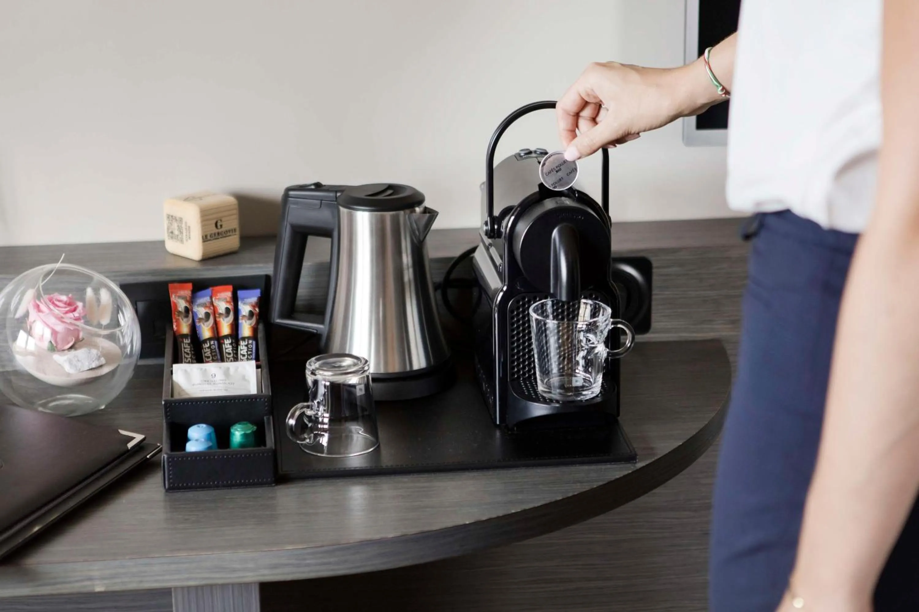 Bedroom in Best Western Plus Hôtel Gergovie