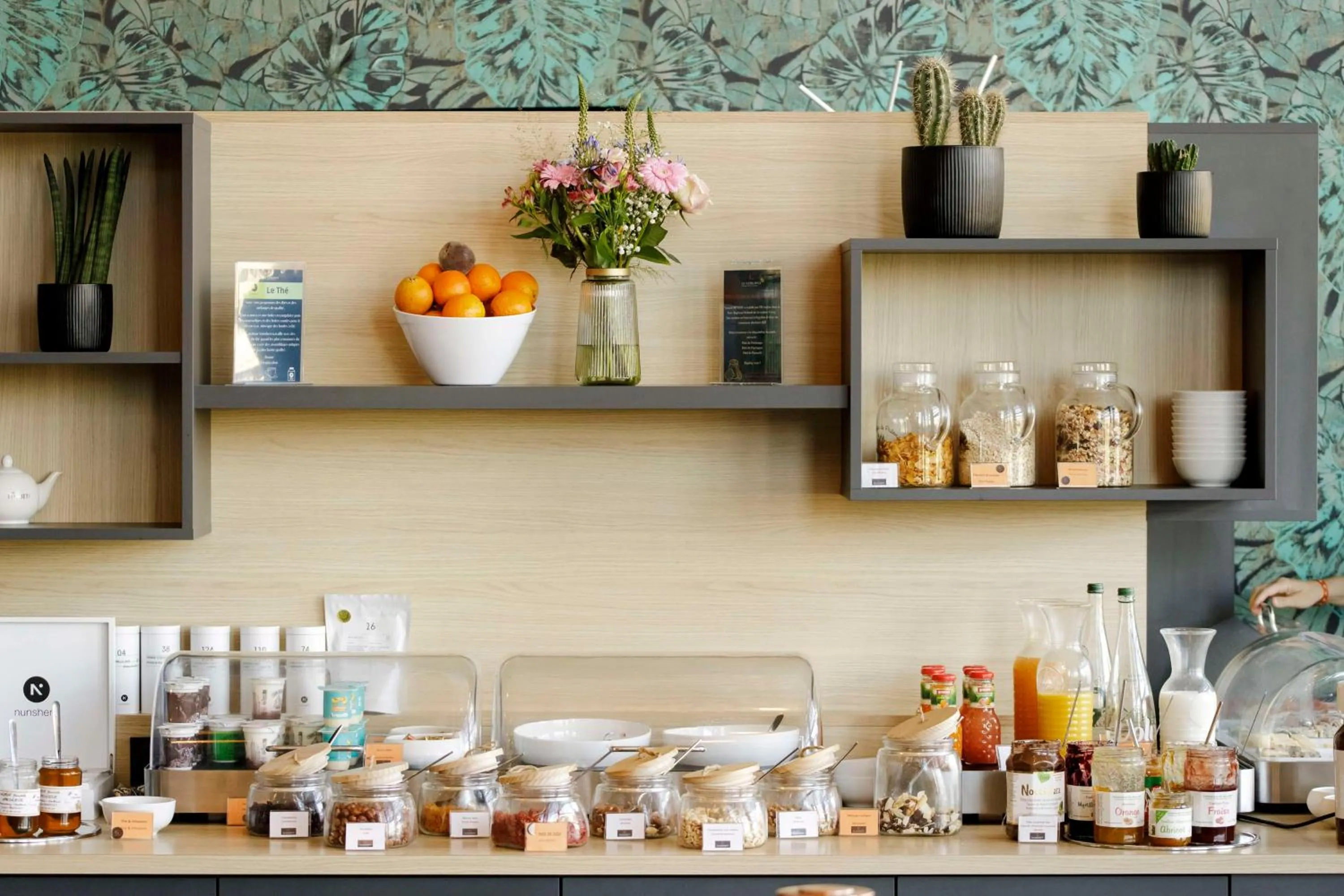 Breakfast in Best Western Plus Hôtel Gergovie