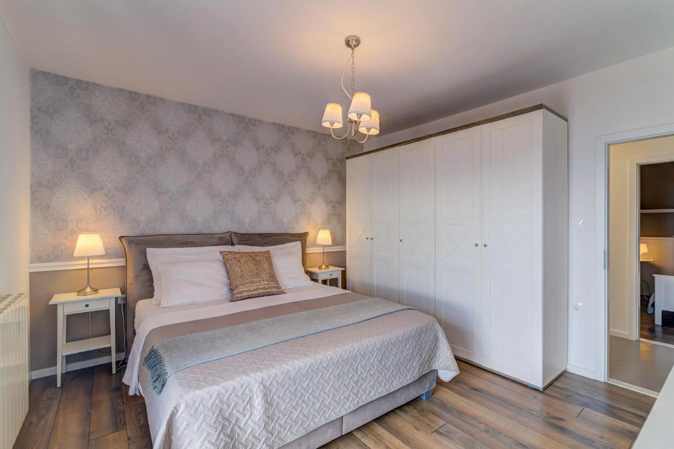 wardrobe, Bed in Apartment Franko