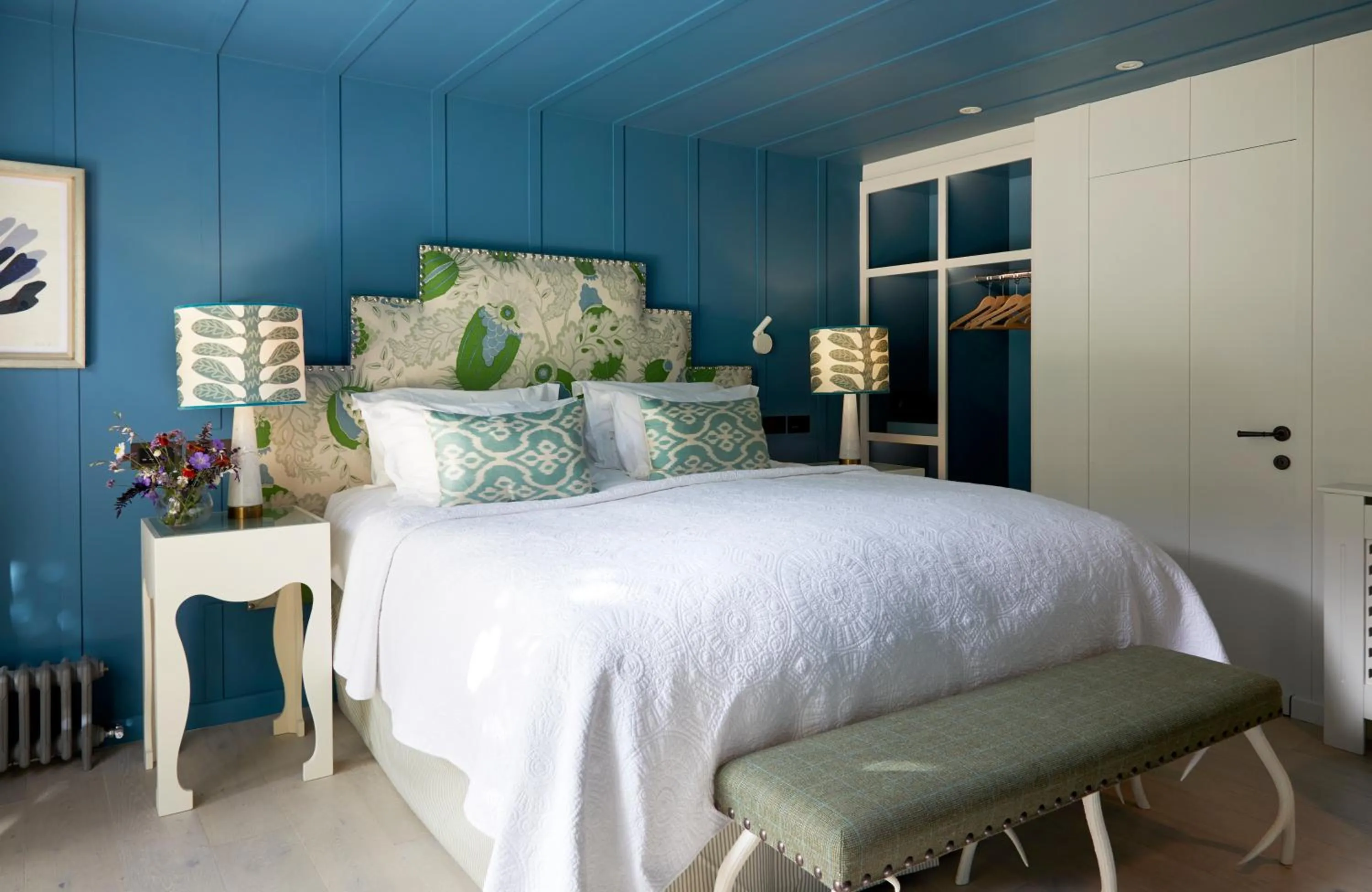 Photo of the whole room, Bed in The Grosvenor Stockbridge