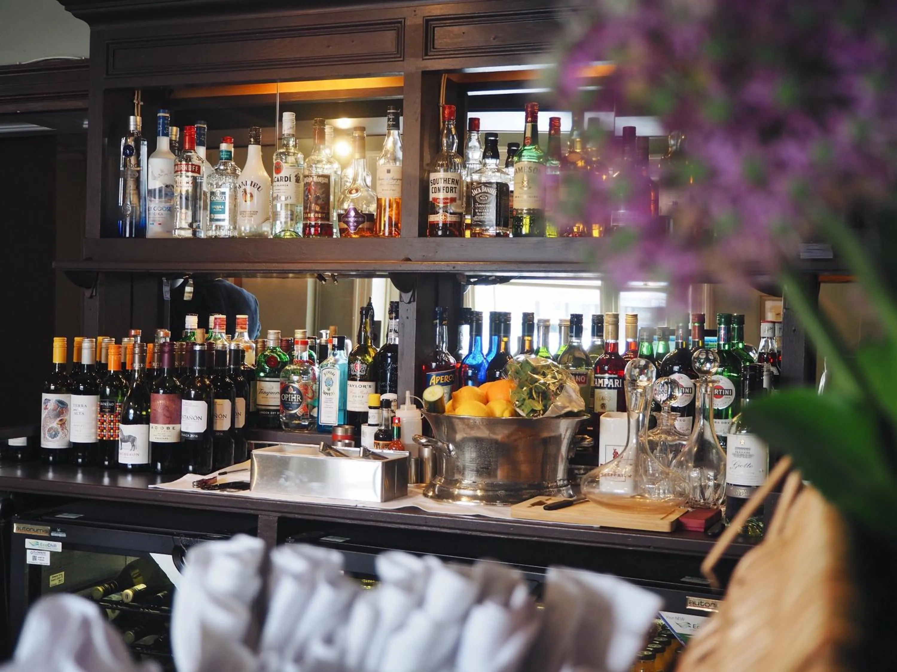 Lounge or bar in The Grosvenor Stockbridge