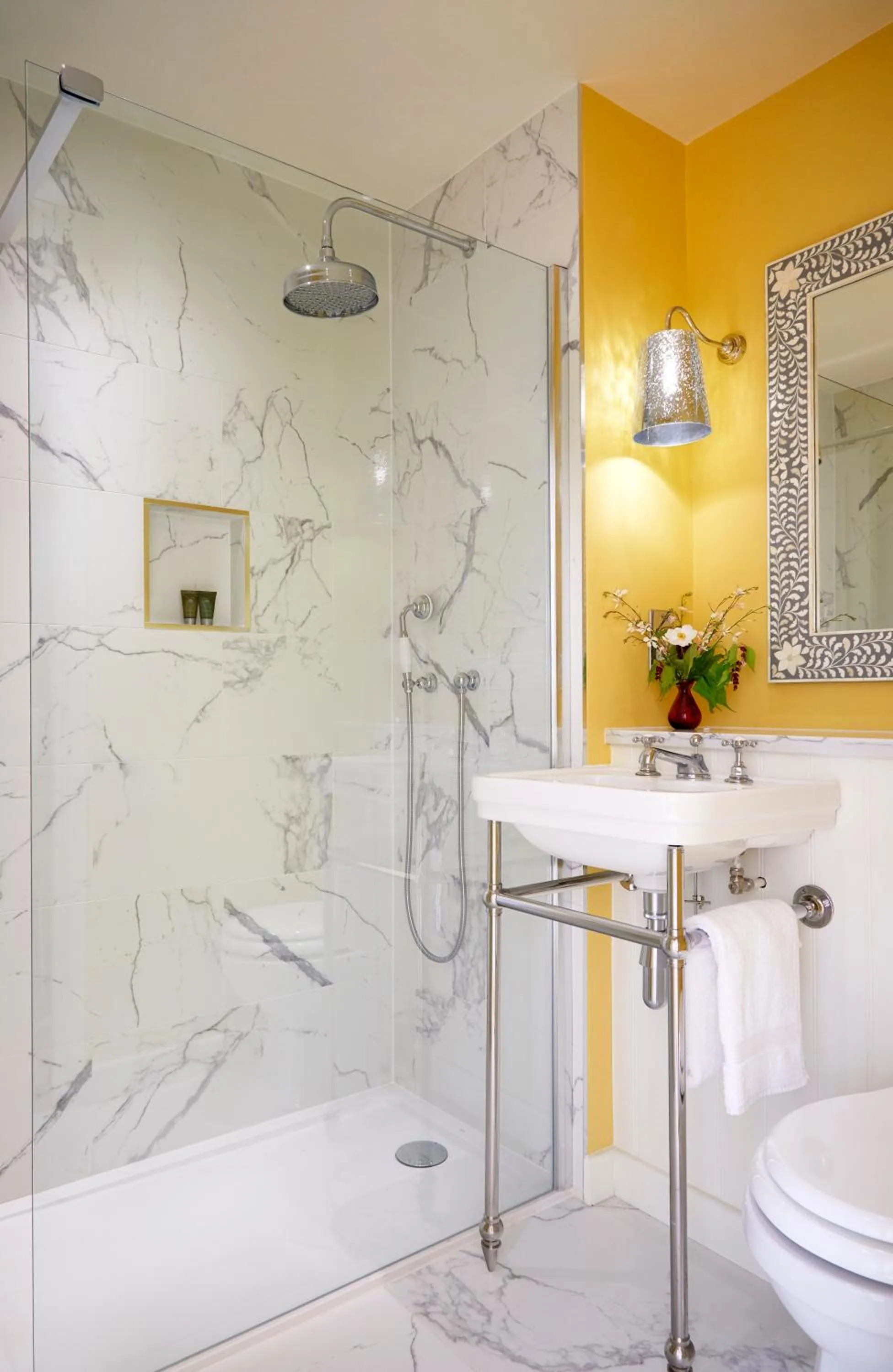 Shower in The Grosvenor Stockbridge