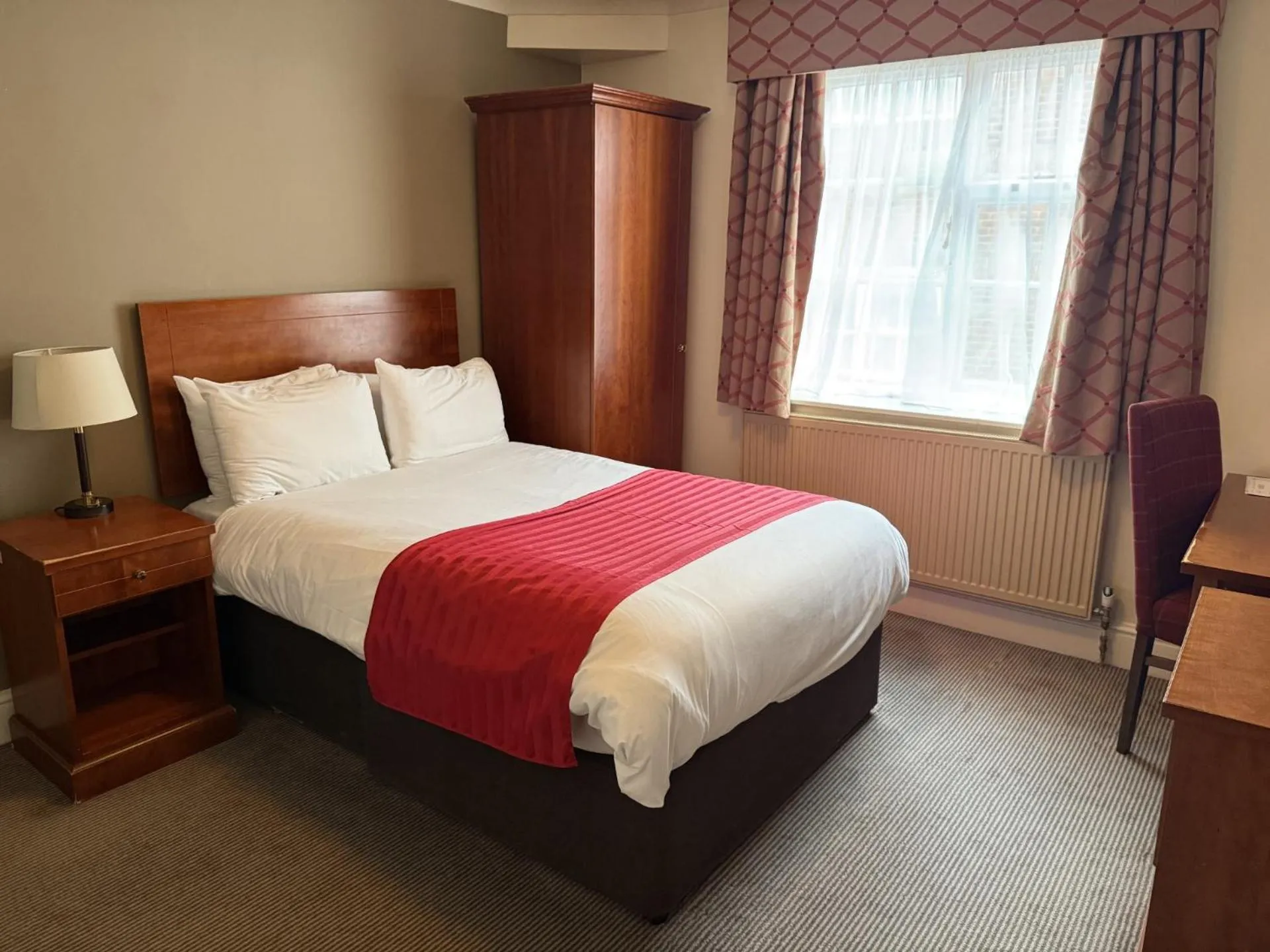 Bedroom, Bed in Red Lion Hotel by Greene King Inns
