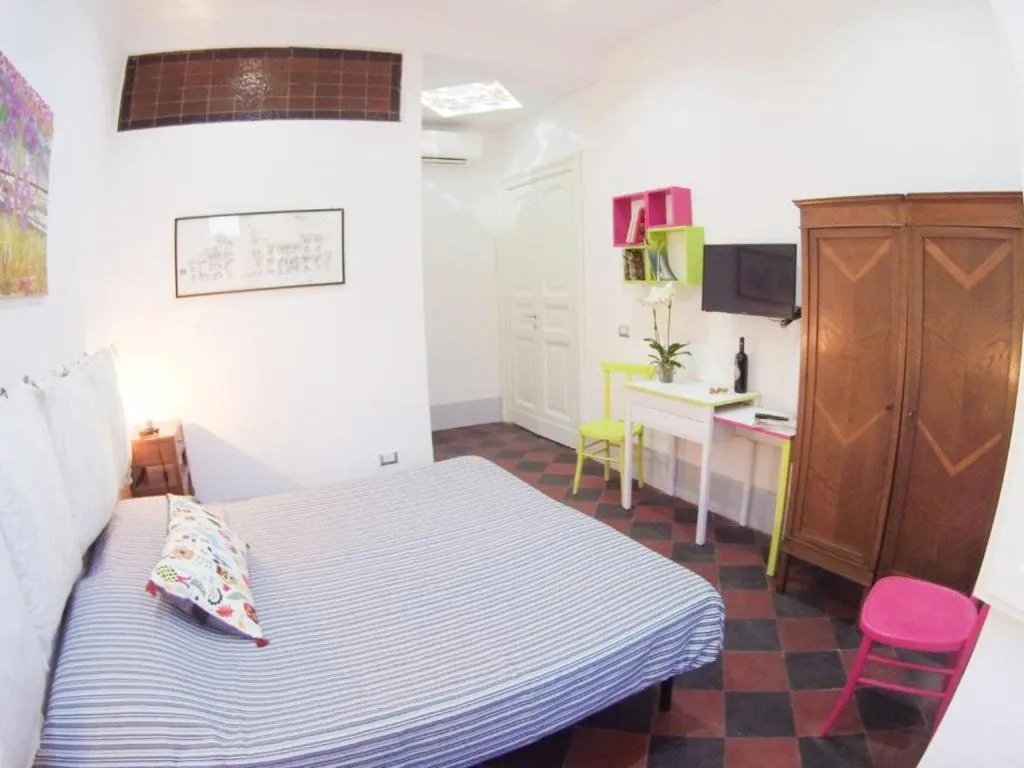 Photo of the whole room, Bed in L'architetto