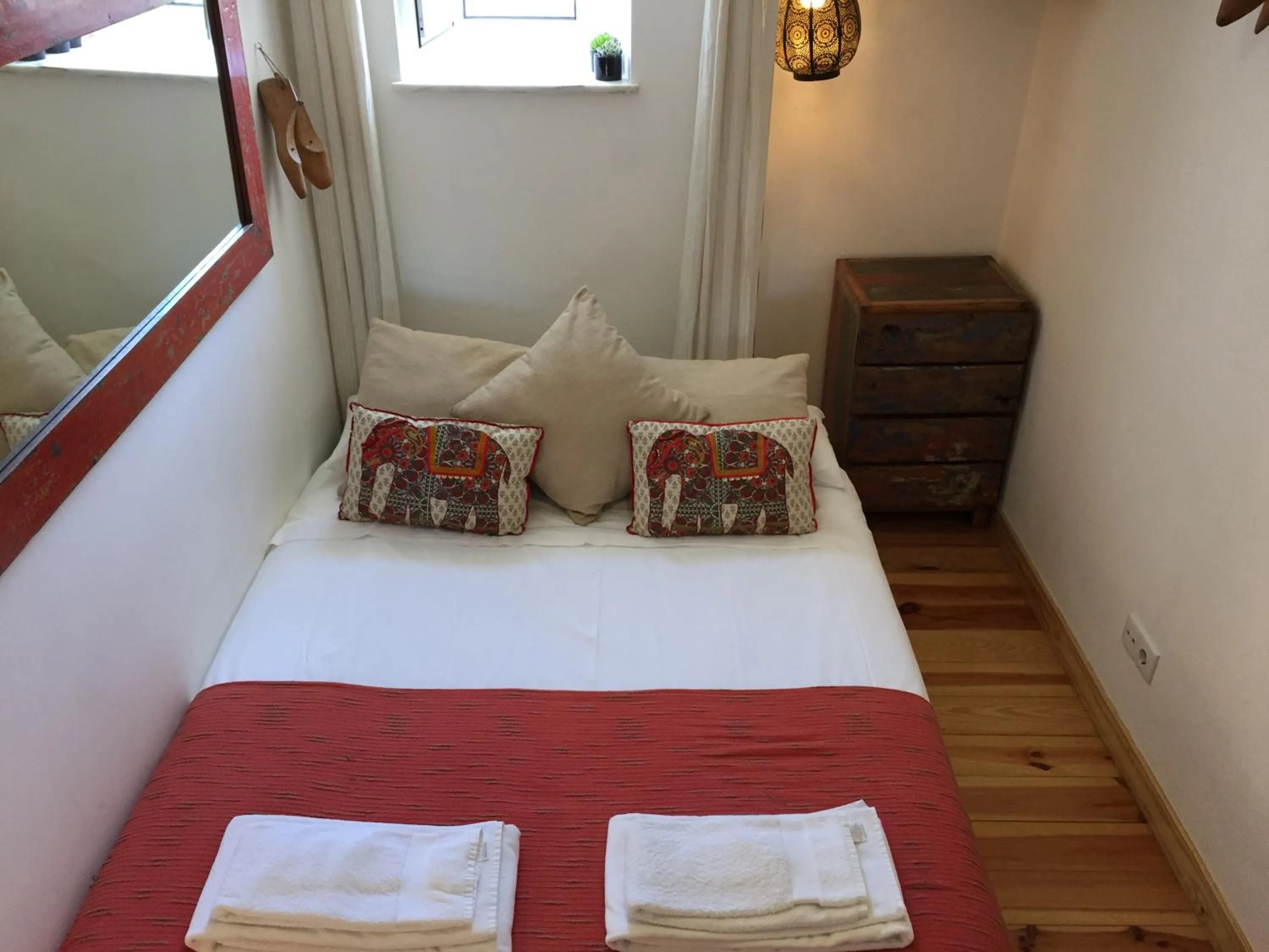 Bed in SantoSweethome 1