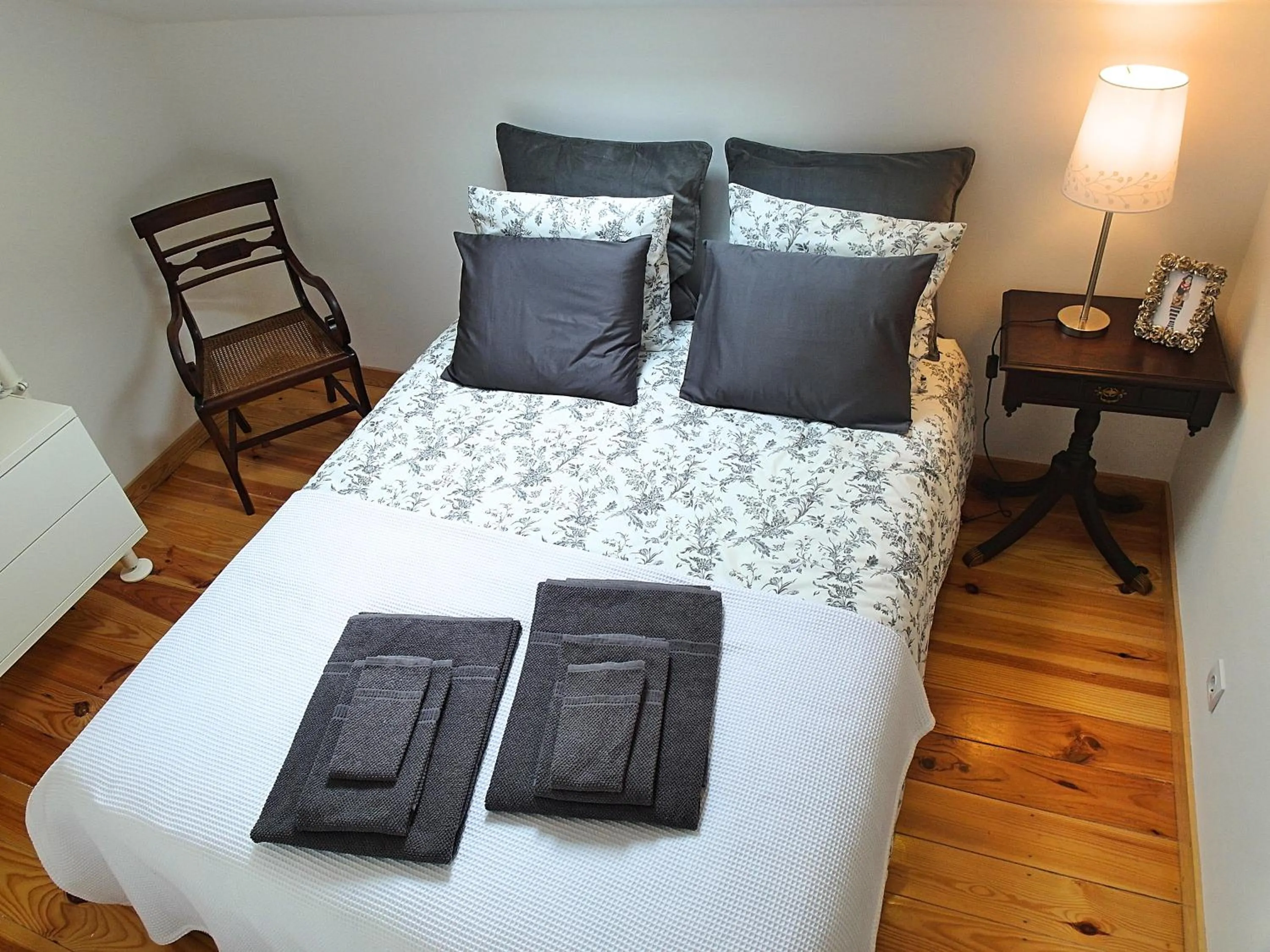 Bed in SantoSweethome 1