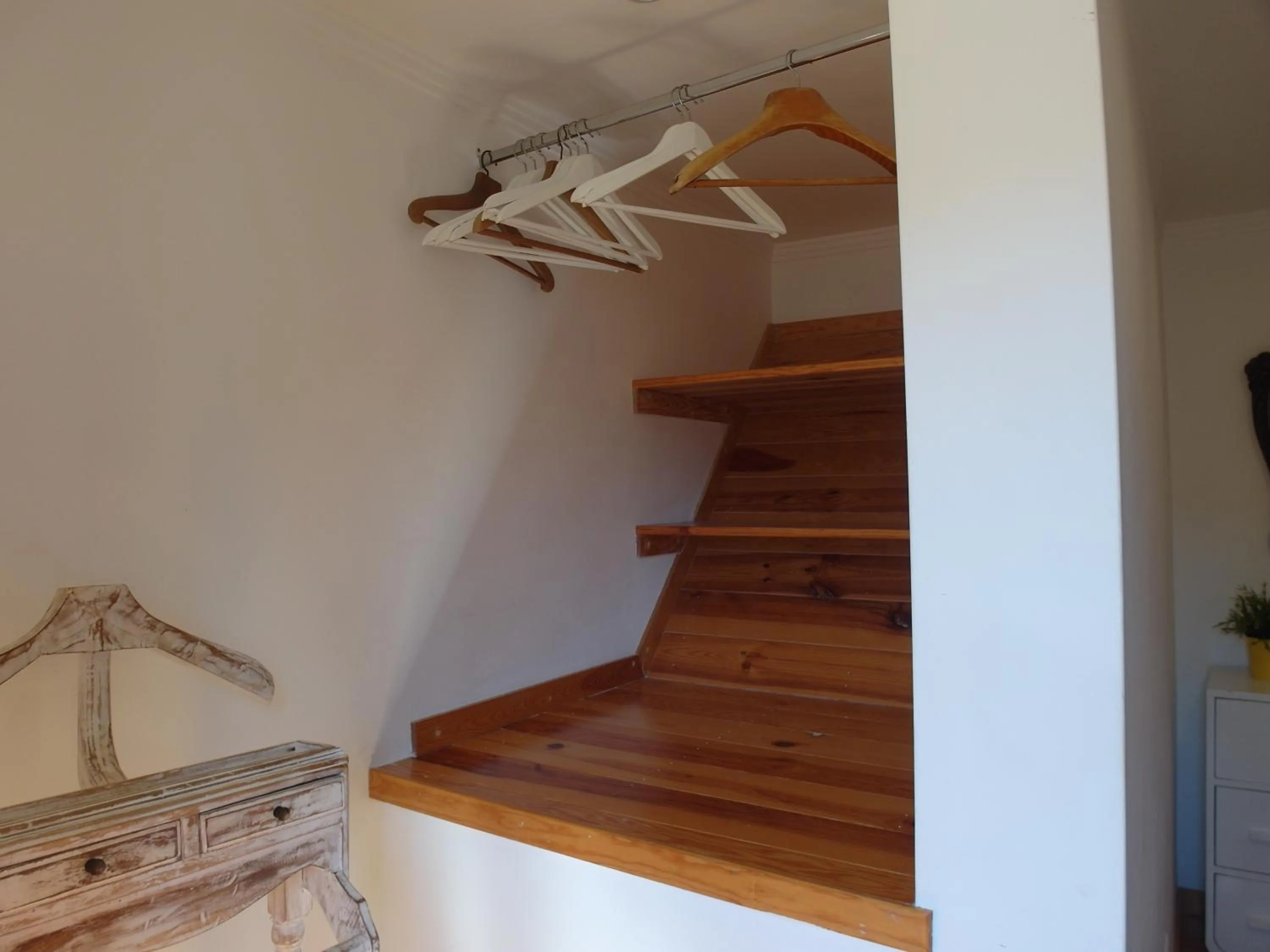 Photo of the whole room in SantoSweethome 1