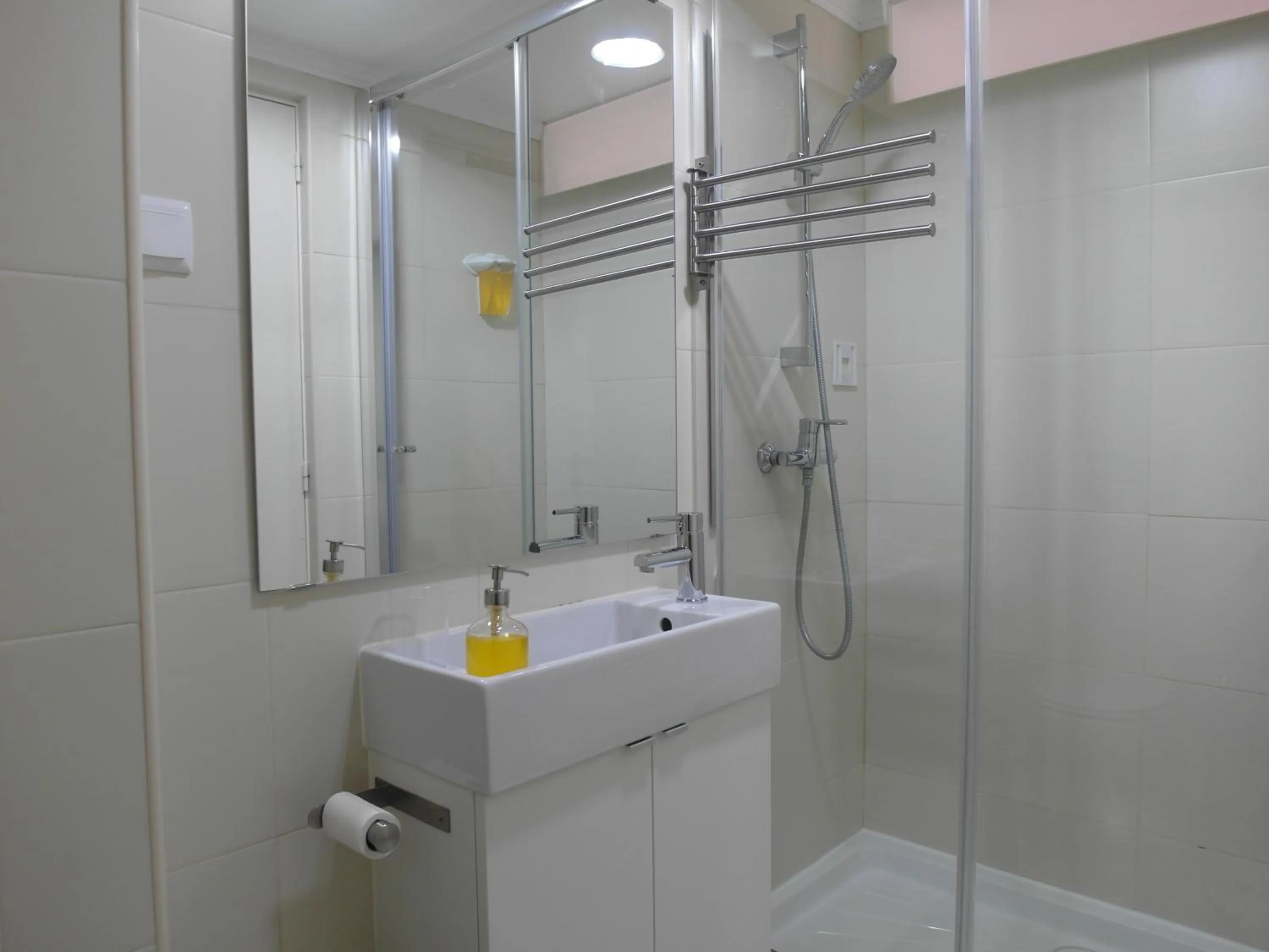 Bathroom in SantoSweethome 1