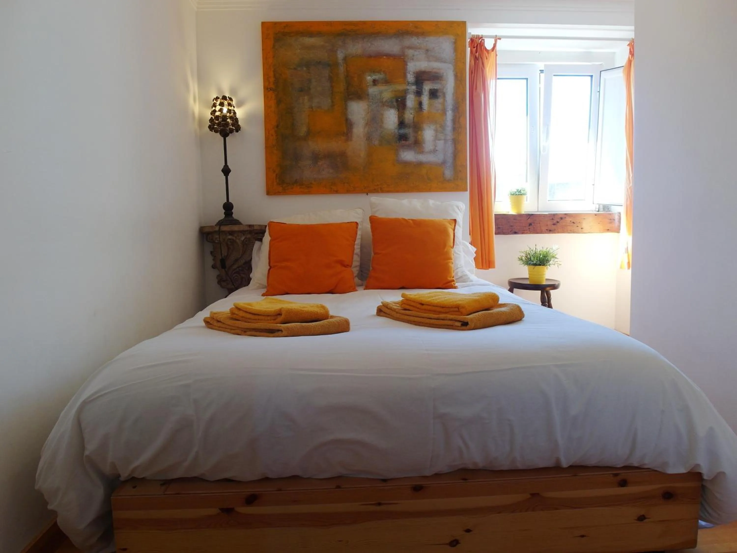 Photo of the whole room, Bed in SantoSweethome 1