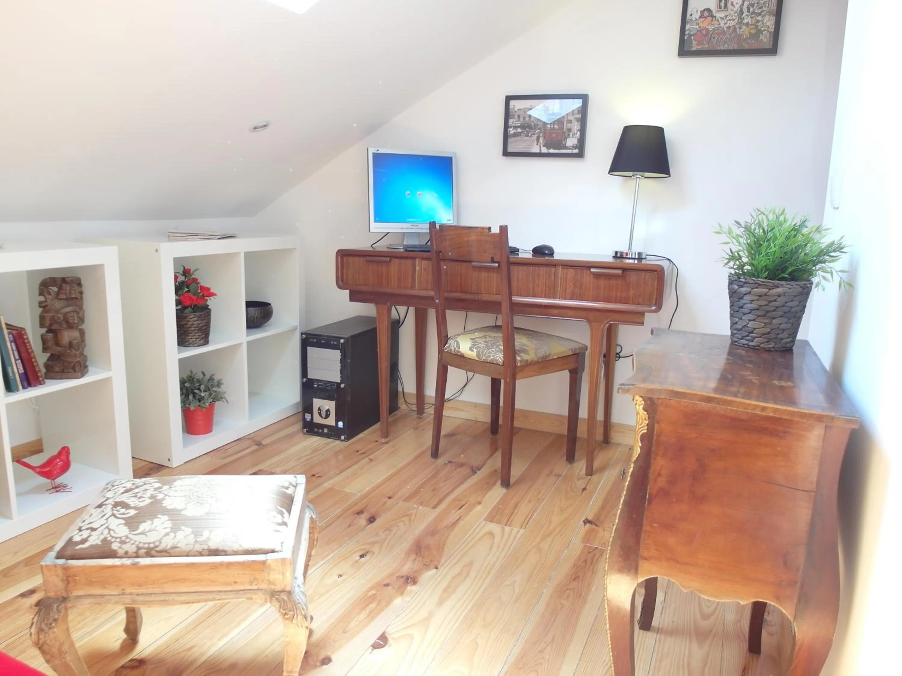 Seating area in SantoSweethome 1