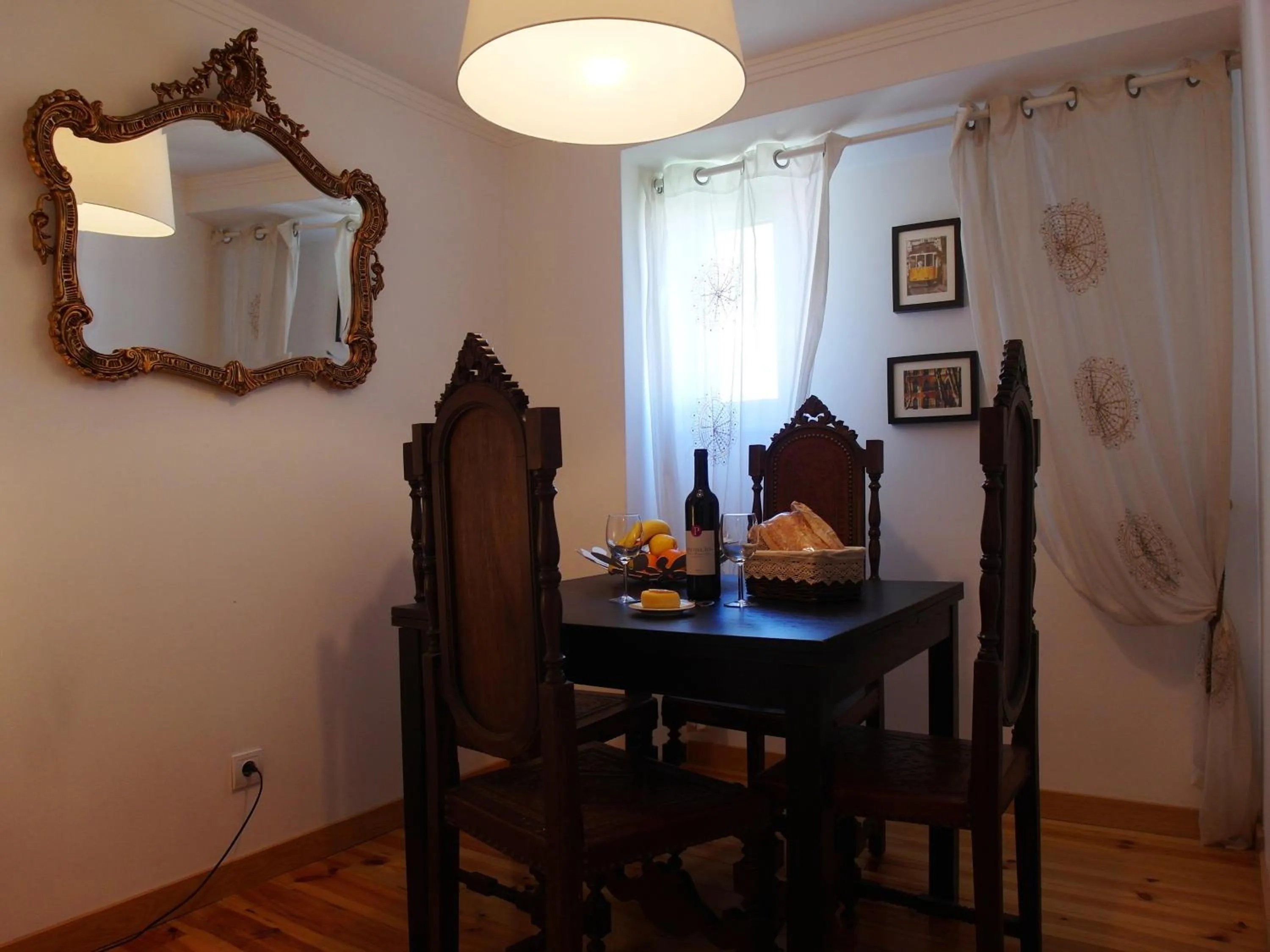 Decorative detail in SantoSweethome 1