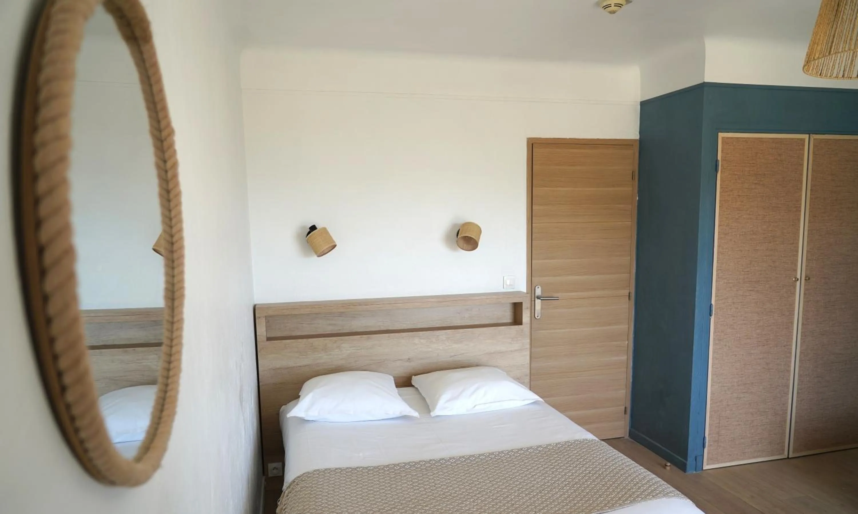 Bed in MOTEL ASCOT - Hotel & Appartements