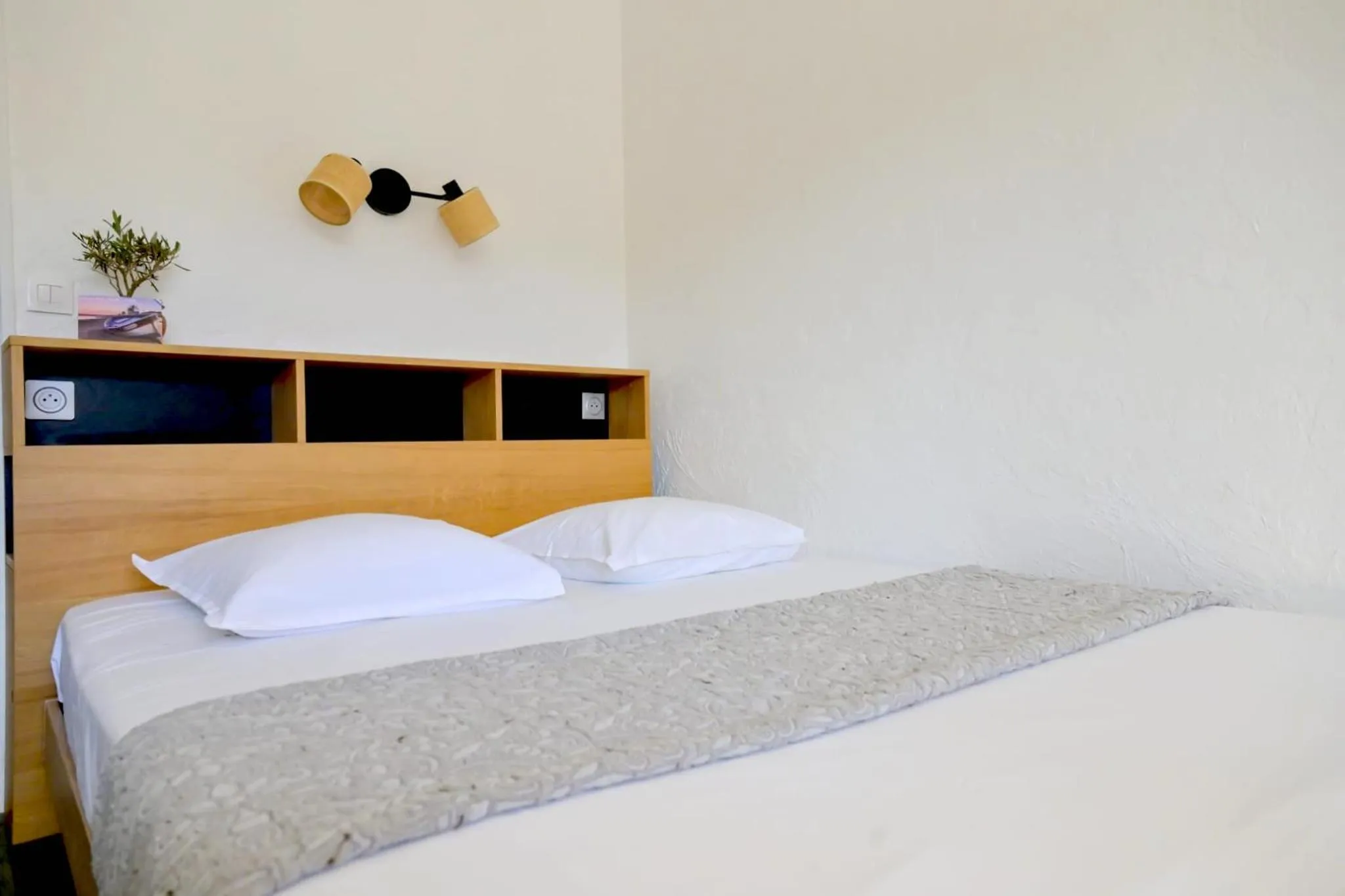 Bed in MOTEL ASCOT - Hotel & Appartements