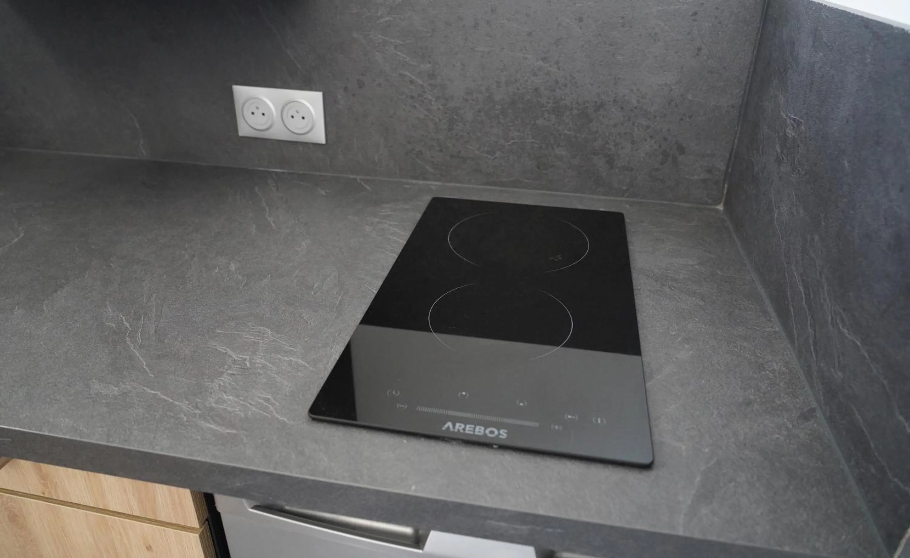 stove in MOTEL ASCOT - Hotel & Appartements