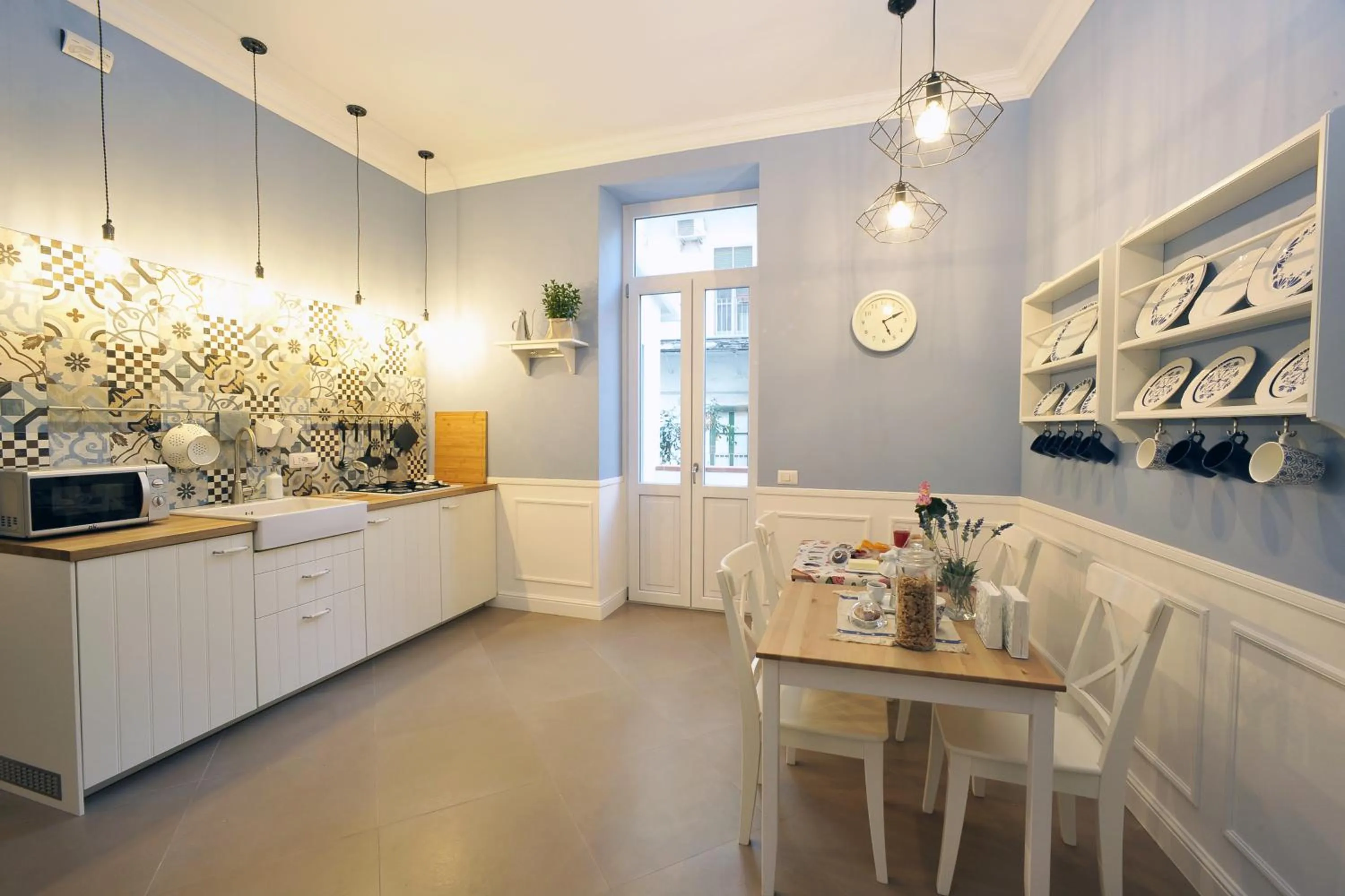 Communal kitchen in A Due Passi B&B