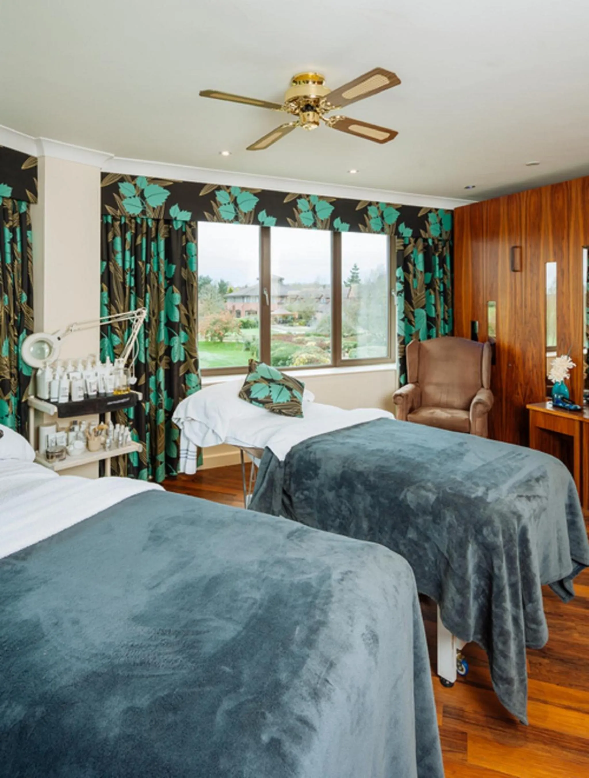 Spa and wellness centre/facilities, Bed in Abbey Hotel Golf & Spa