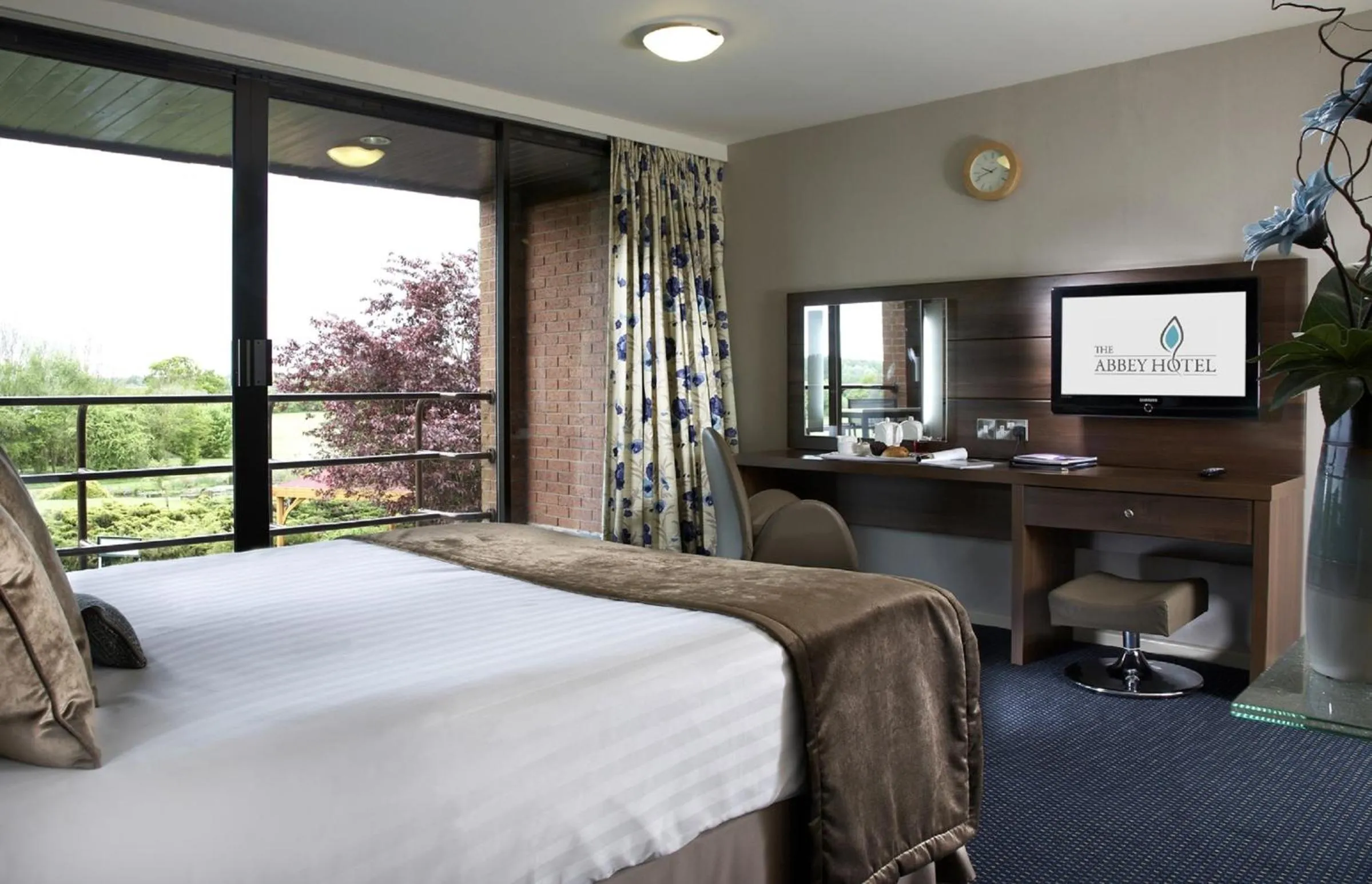 Bedroom, Bed in Abbey Hotel Golf & Spa