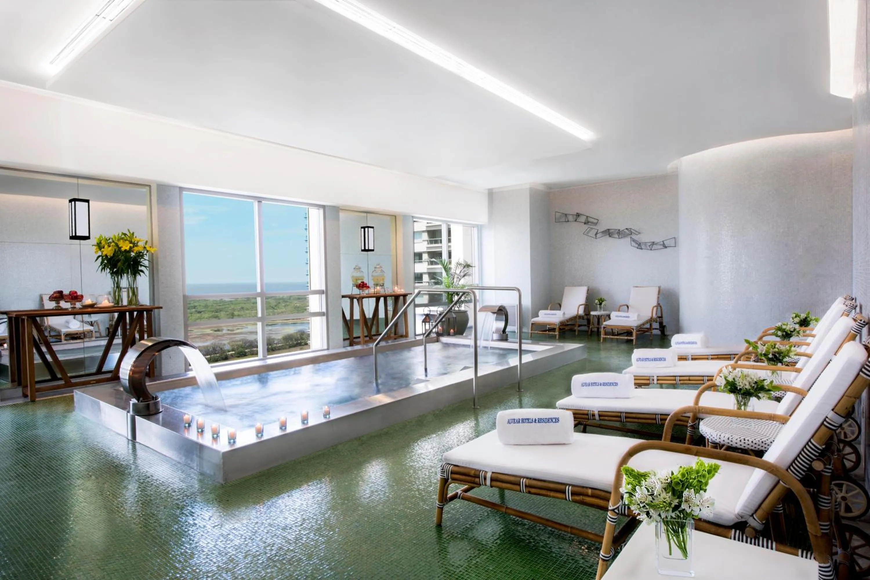 Hot Tub in Alvear Icon Hotel