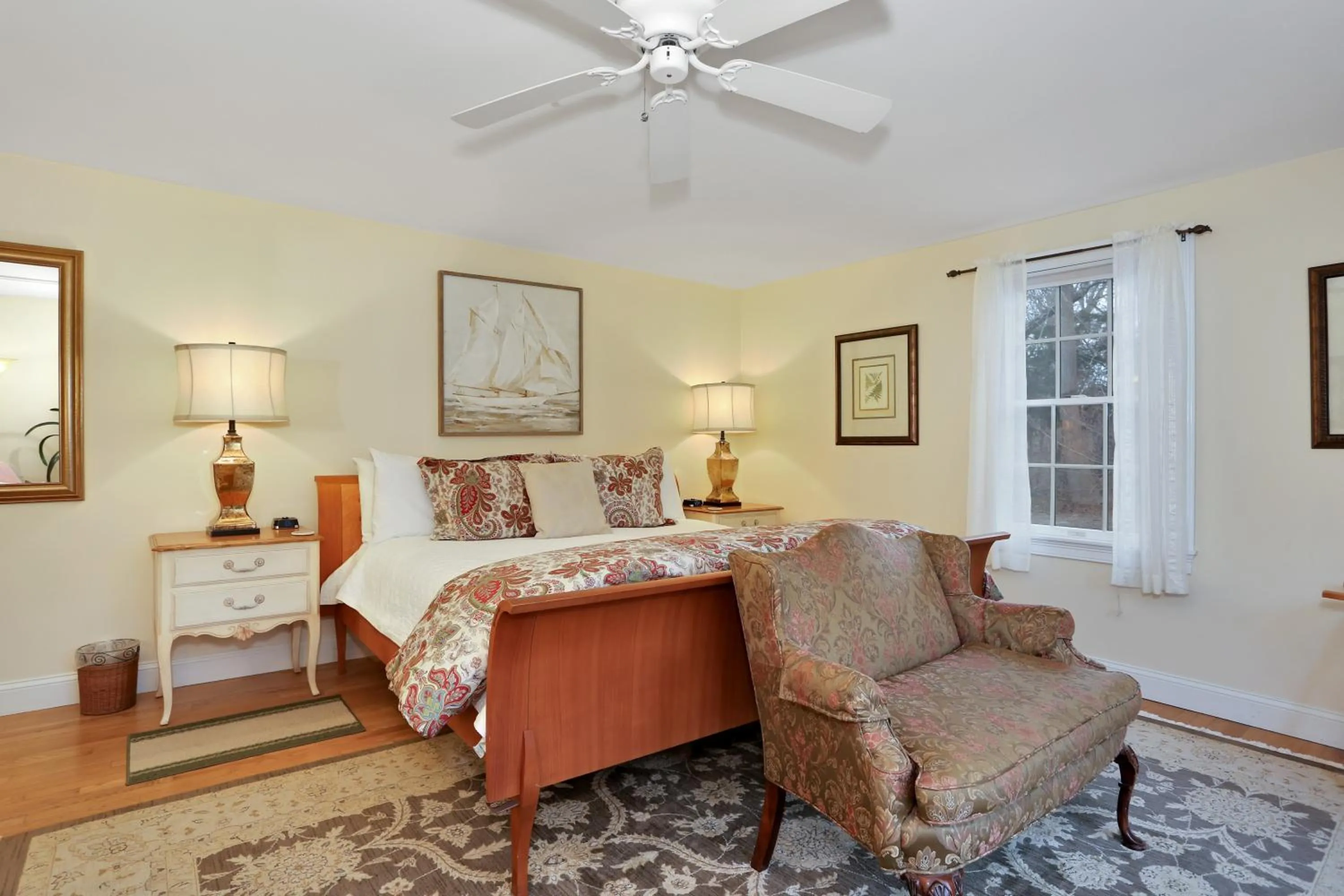 Bed in Brewster by the Sea Inn