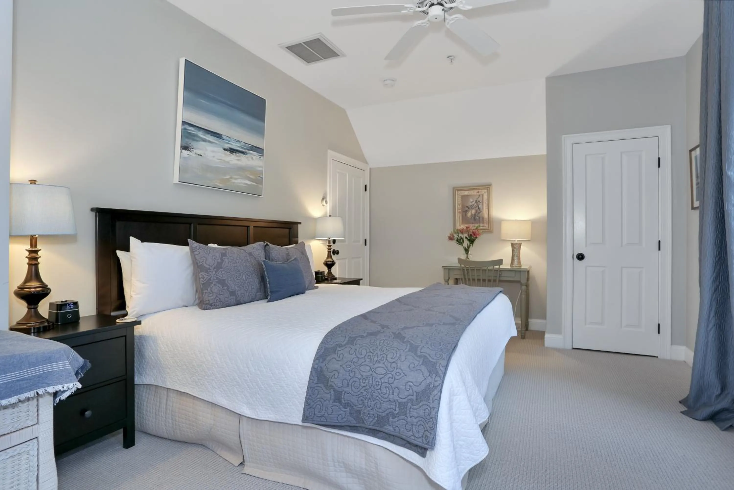 Bed in Brewster by the Sea Inn