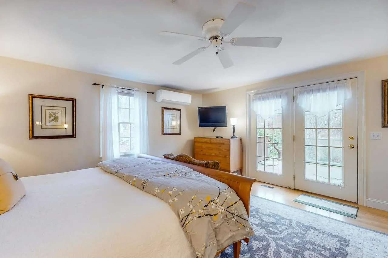 Bed in Brewster by the Sea Inn