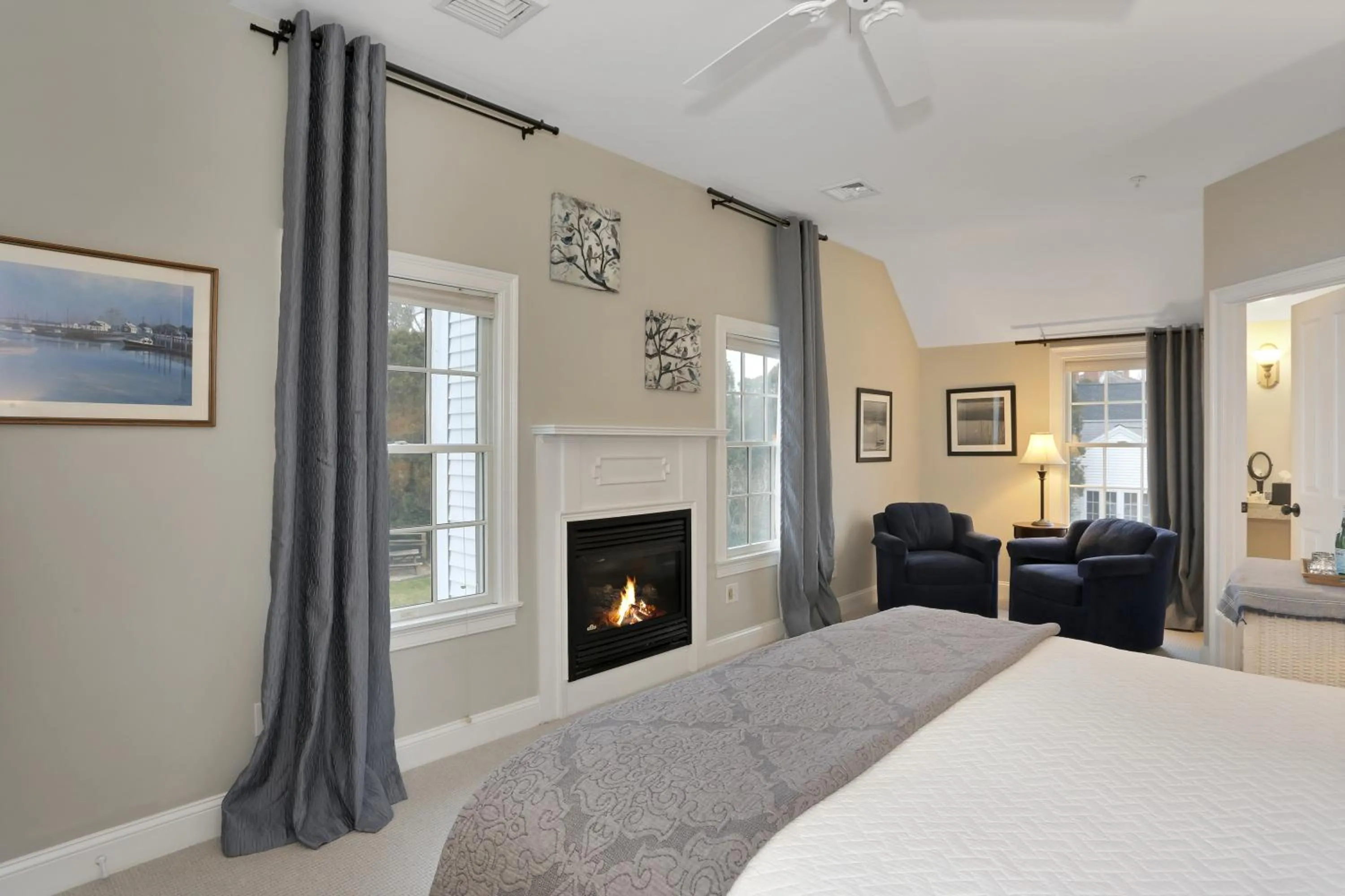 Bedroom, Bed in Brewster by the Sea Inn