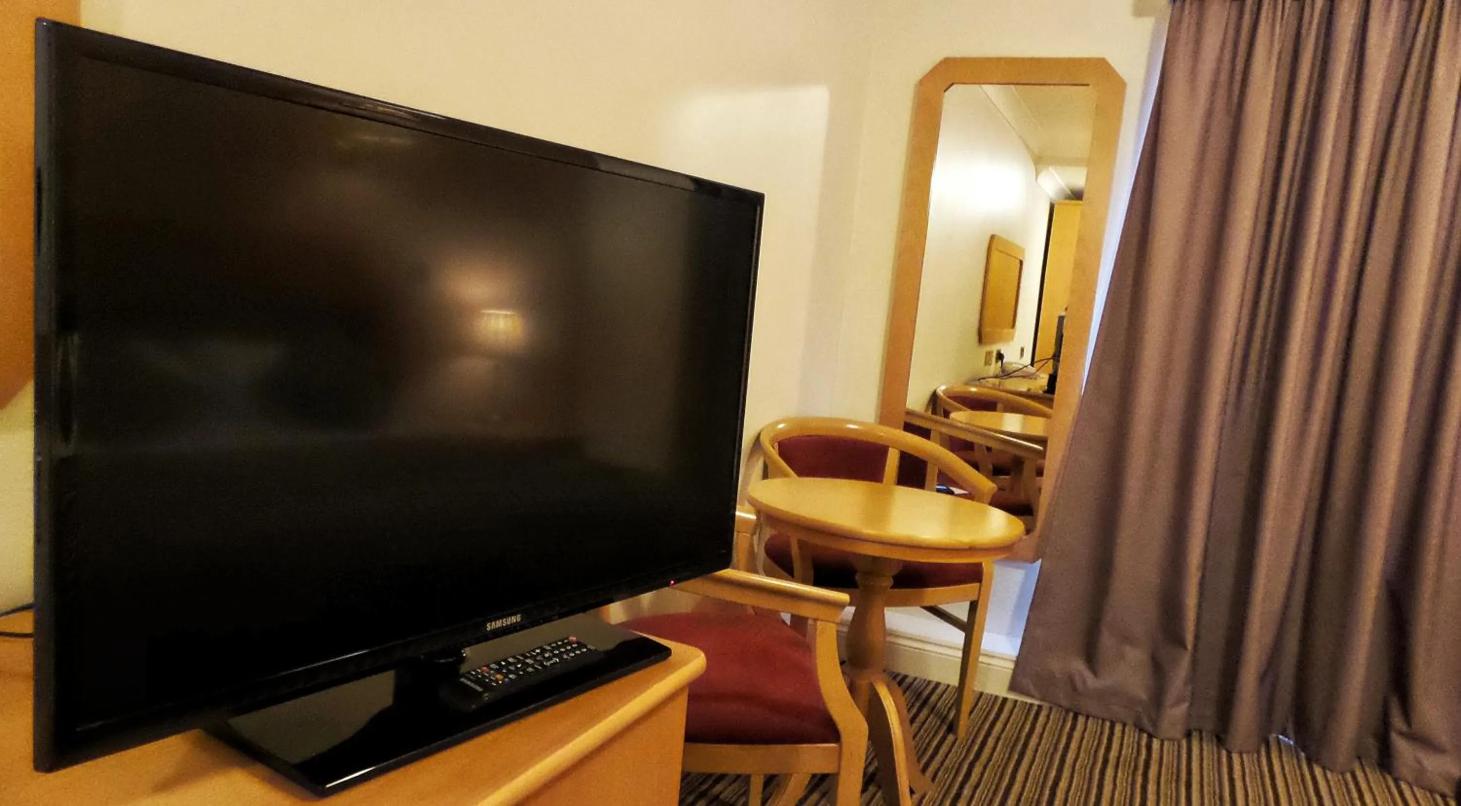 TV and multimedia in Parkside International Hotel