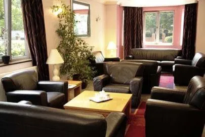 Lounge or bar in Parkside International Hotel